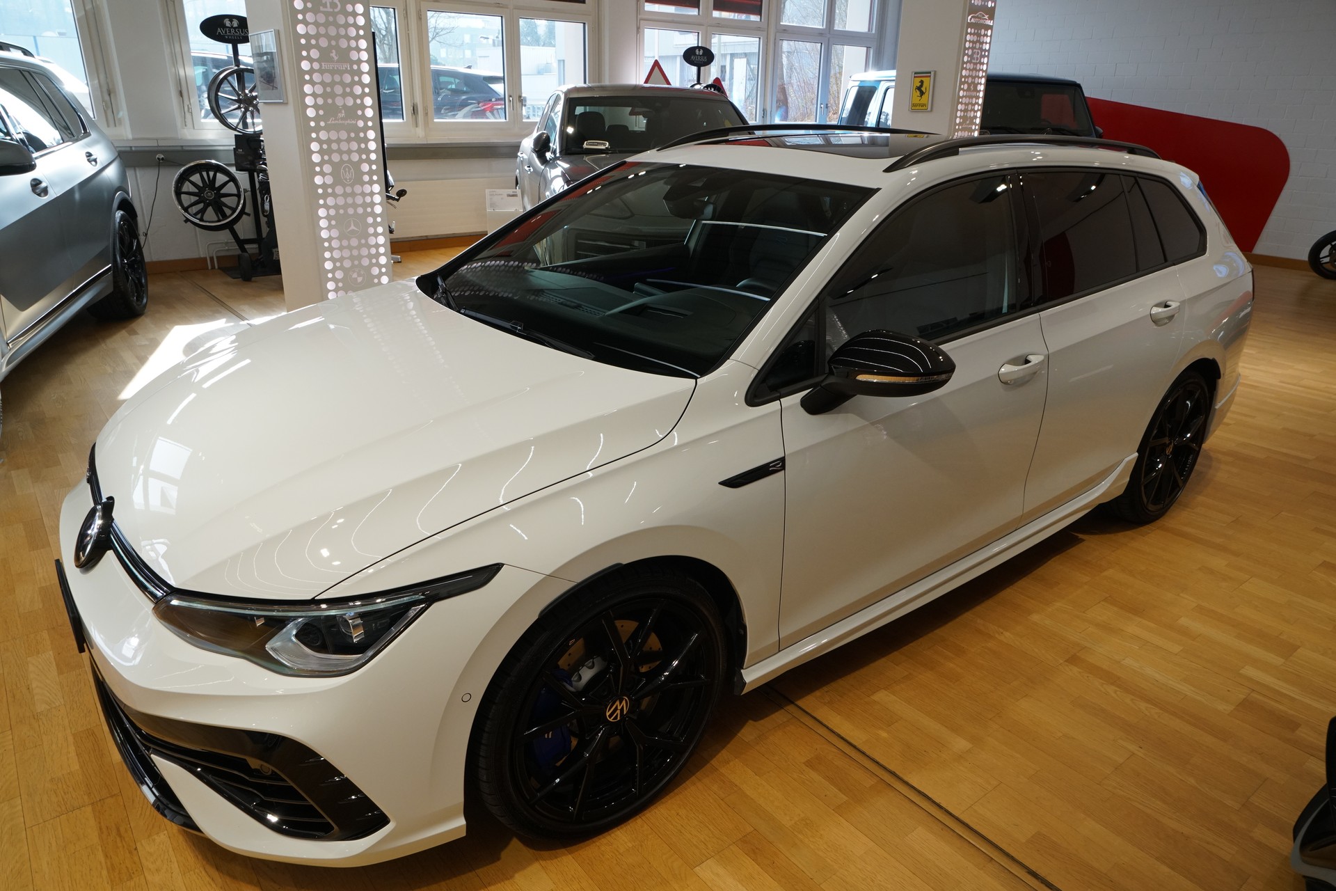 VW Golf Variant 2.0 TSI R DSG 4Motion R-Performancepaket 270 km/h-image-9