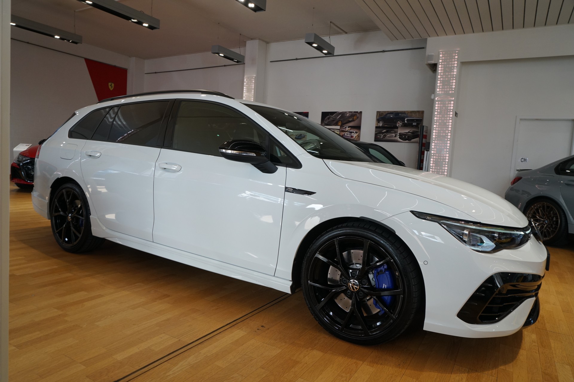 VW Golf Variant 2.0 TSI R DSG 4Motion R-Performancepaket 270 km/h-image-8