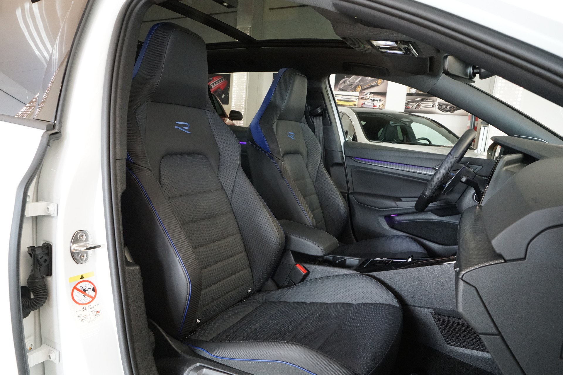 VW Golf Variant 2.0 TSI R DSG 4Motion R-Performancepaket 270 km/h-image-23