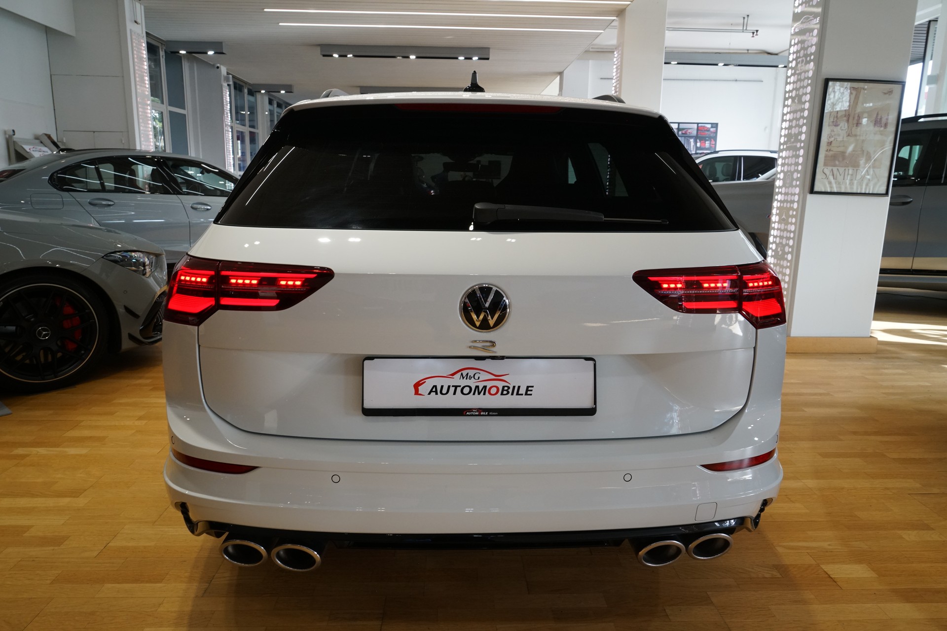 VW Golf Variant 2.0 TSI R DSG 4Motion R-Performancepaket 270 km/h-image-5