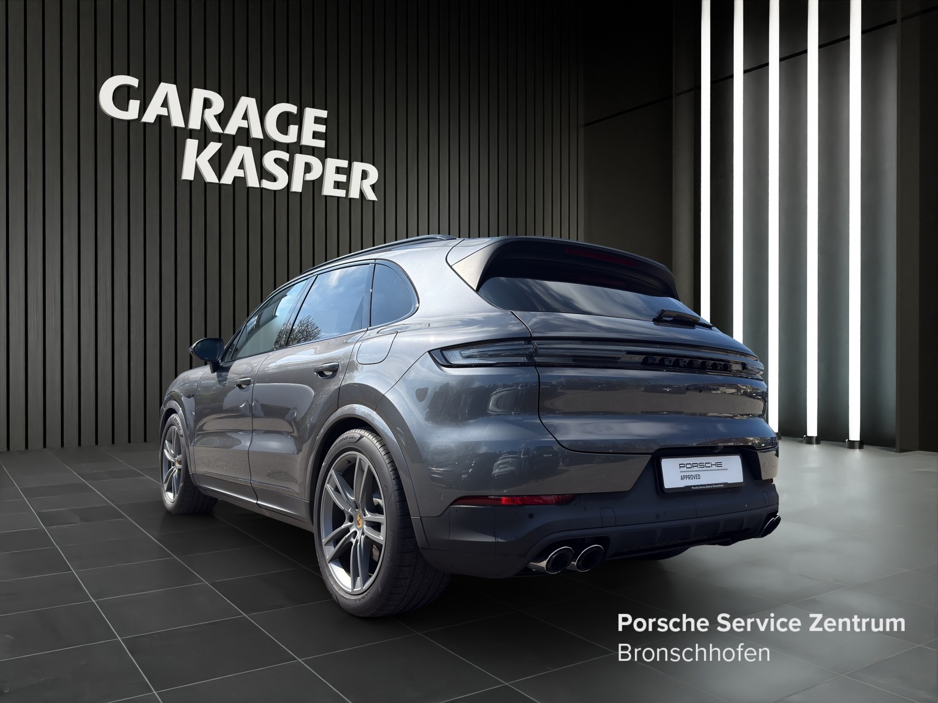 PORSCHE Cayenne E-Hybrid 3.0 V6 E-Hybrid-showroom-element-2