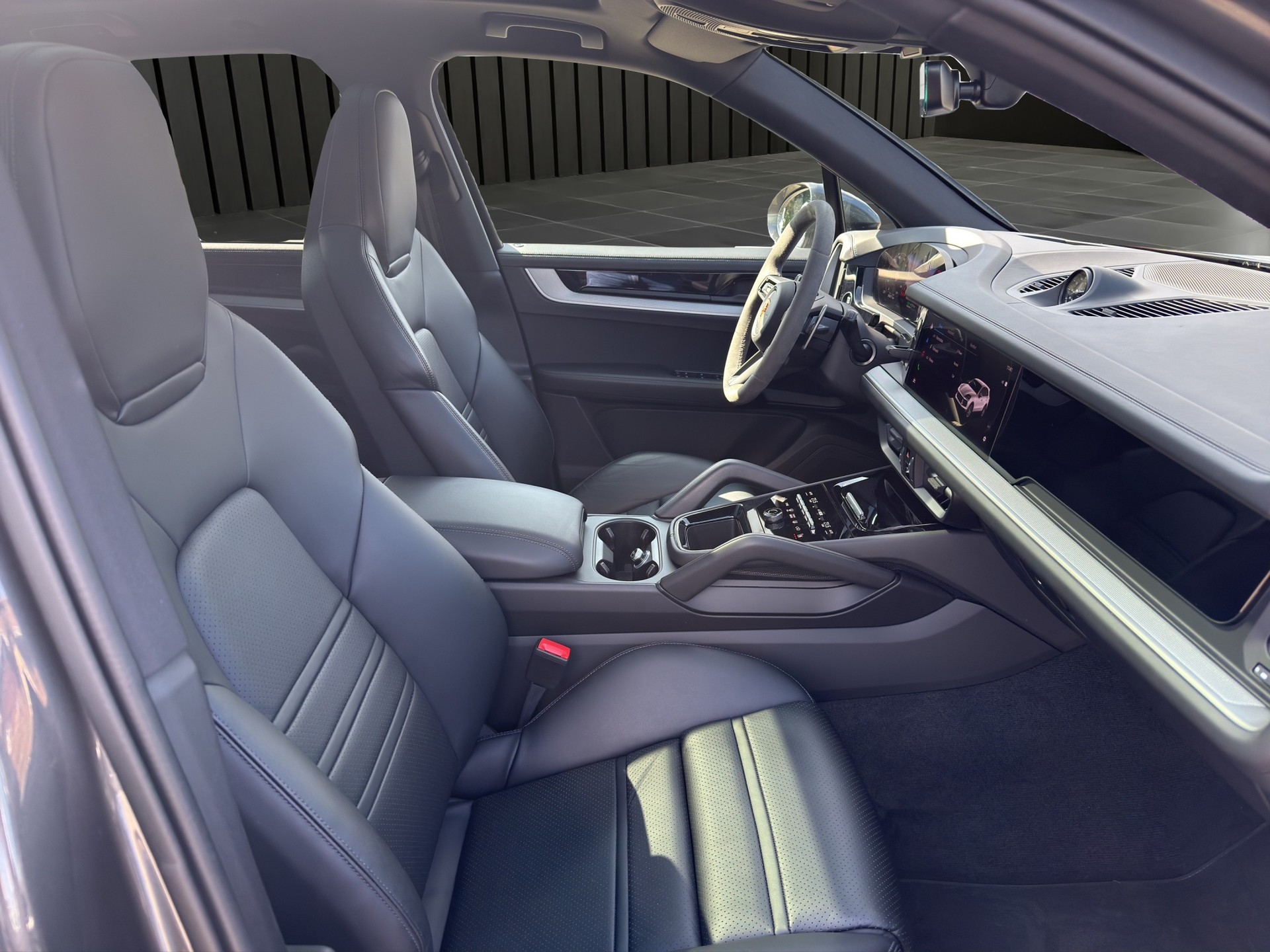 PORSCHE Cayenne E-Hybrid 3.0 V6 E-Hybrid-image-15