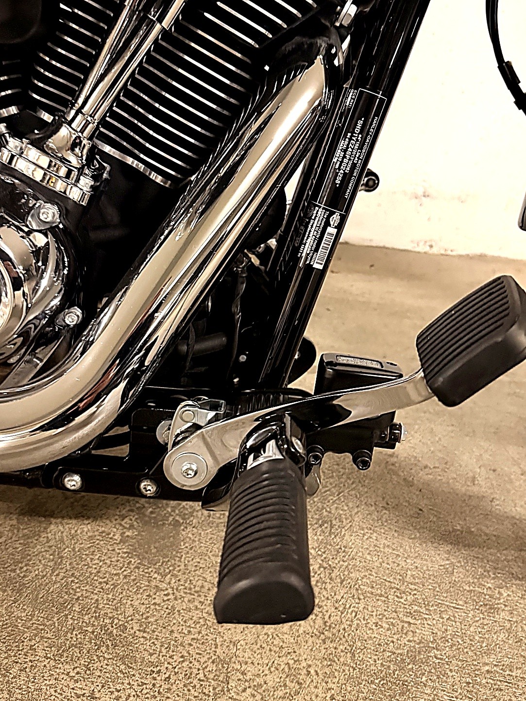 HARLEY-DAVIDSON Breakout 117-image-2