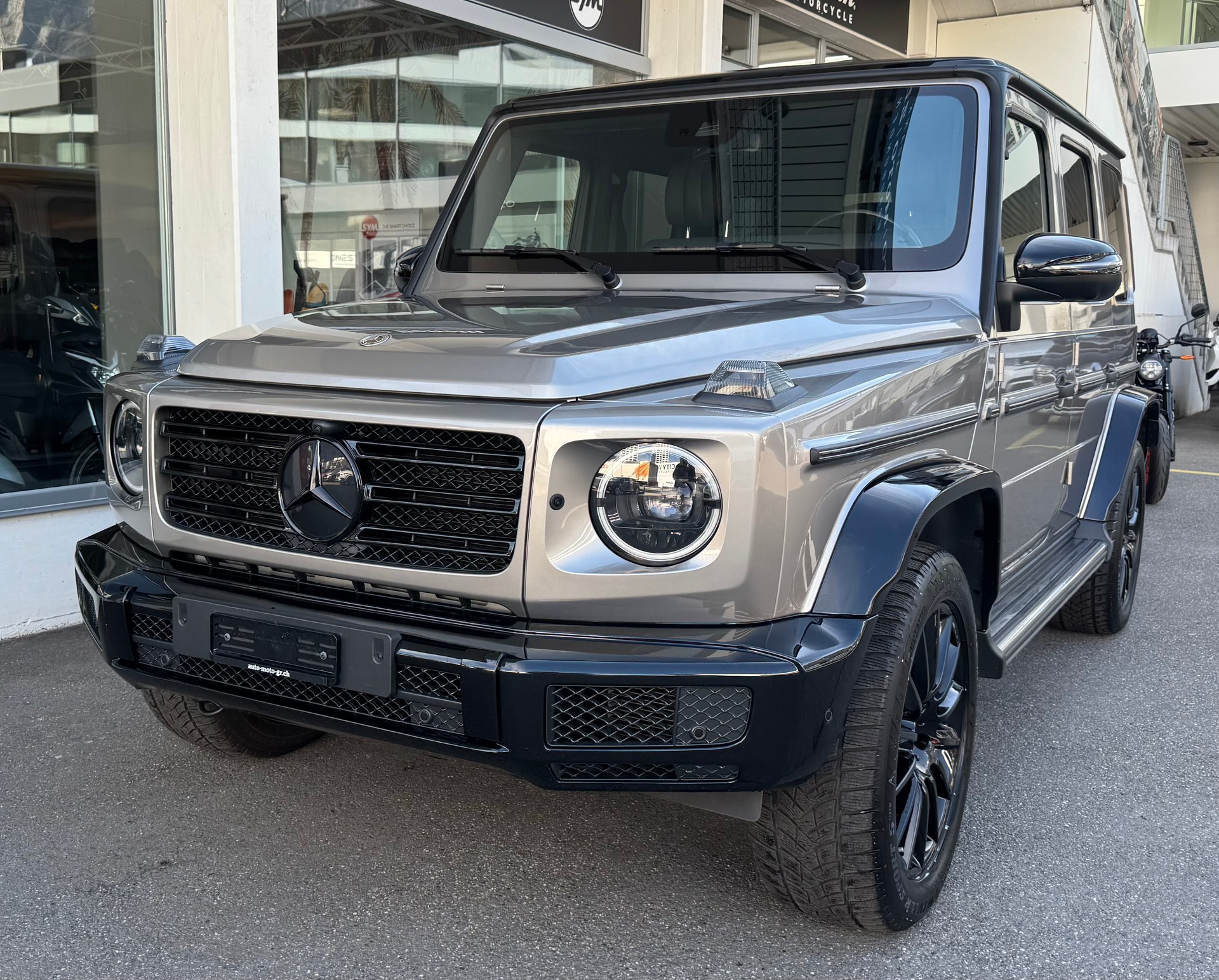 MERCEDES-BENZ G 500 AMG Line 9G-Tronic-image-5