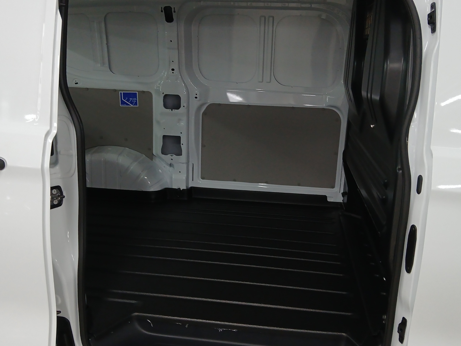 VW Transporter 2.0 TDI Automat-image-11