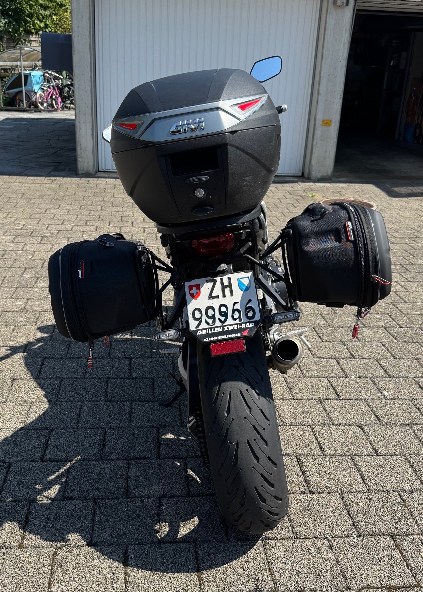 HONDA CB 1000 R-image-3
