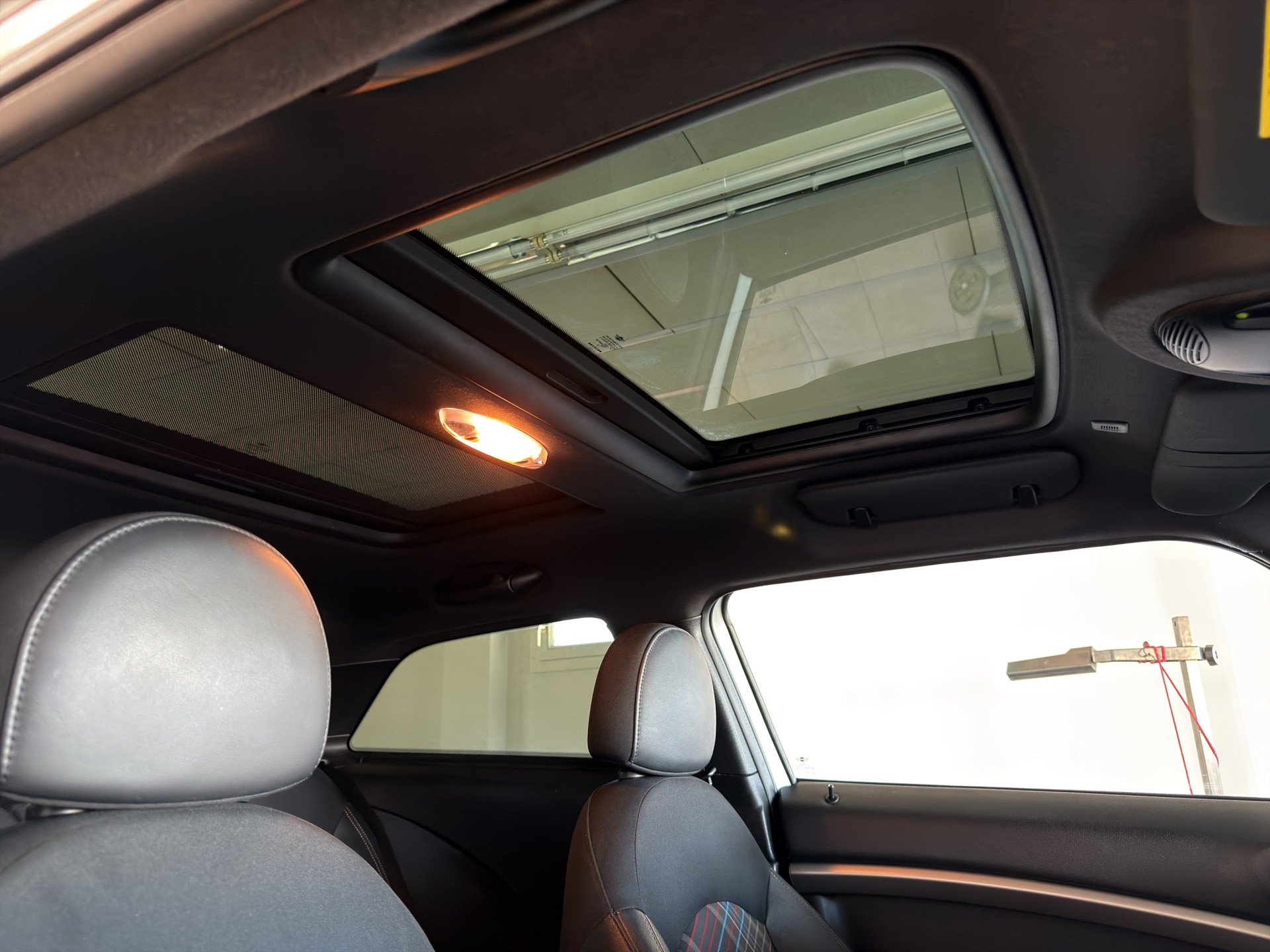 MINI Paceman Cooper SD FWD-image-9