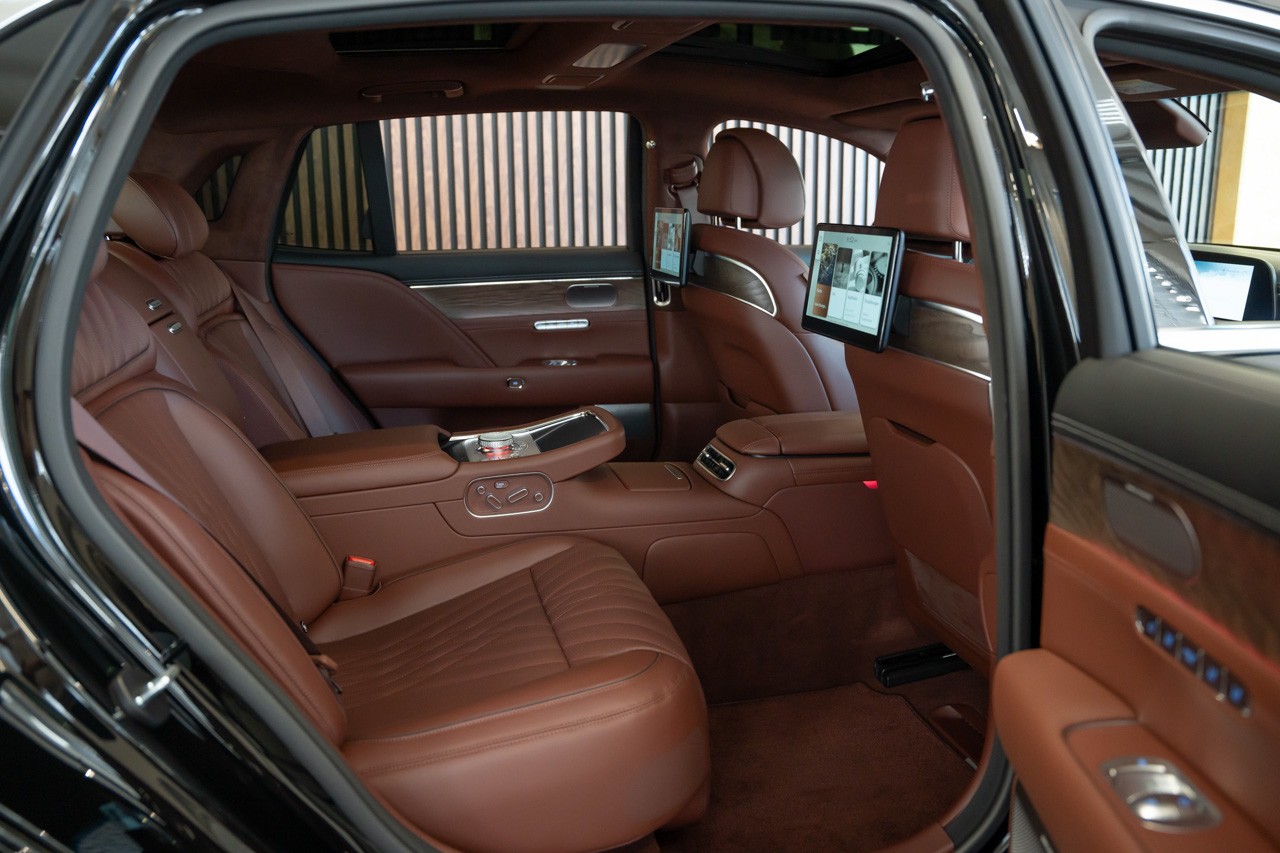 GENESIS G90 Luxury Plus-image-18