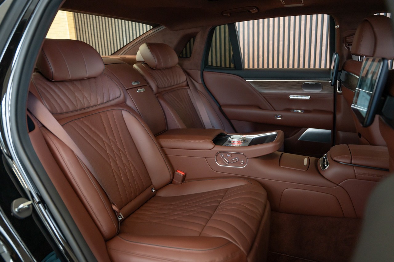 GENESIS G90 Luxury Plus-image-17