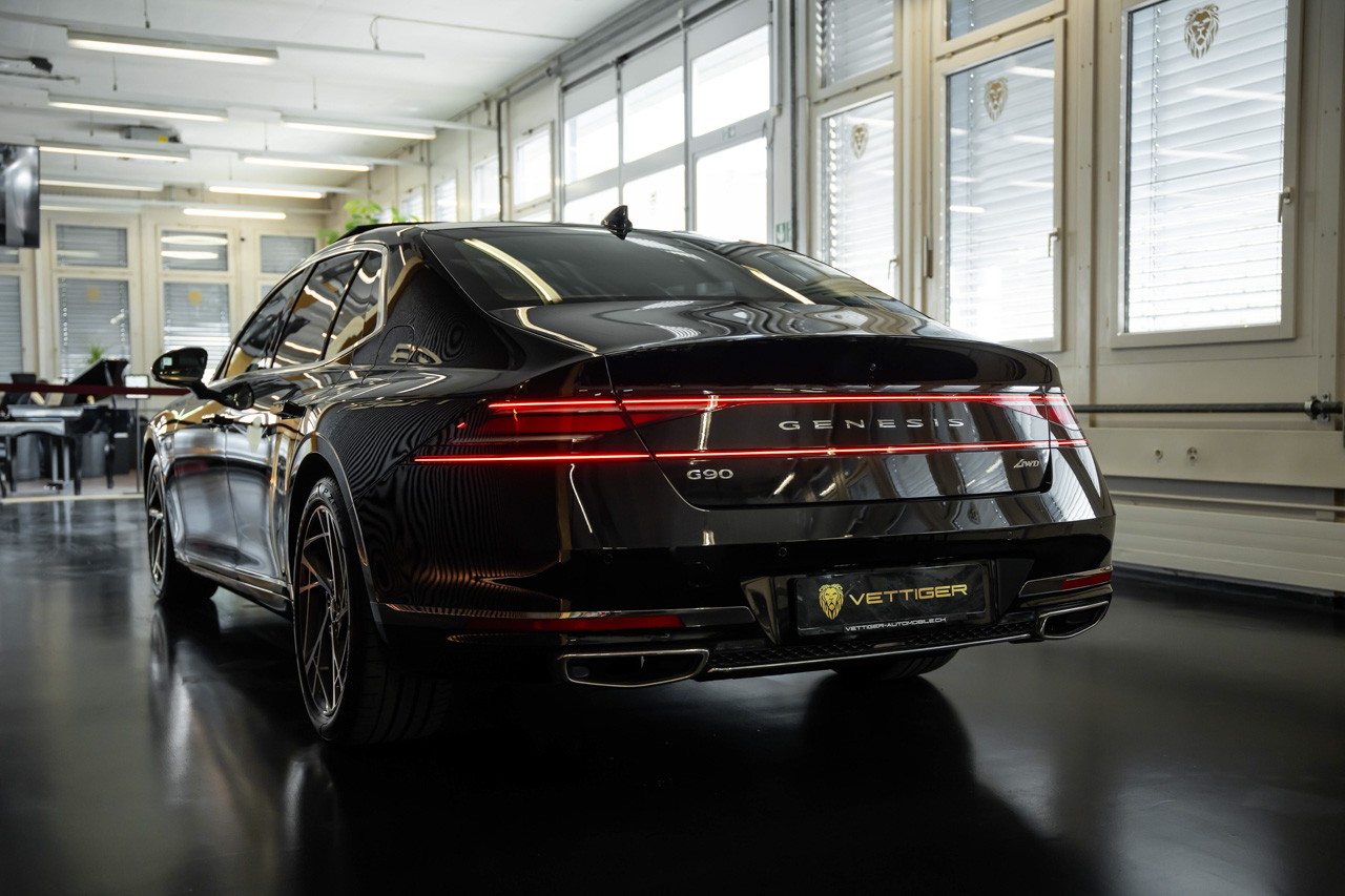 GENESIS G90 Luxury Plus-showroom-element-3
