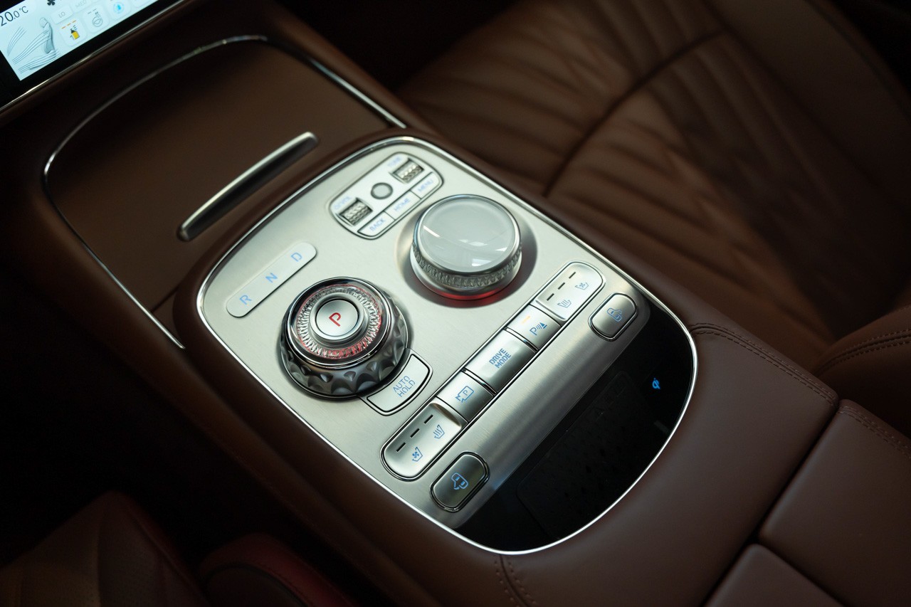 GENESIS G90 Luxury Plus-image-42
