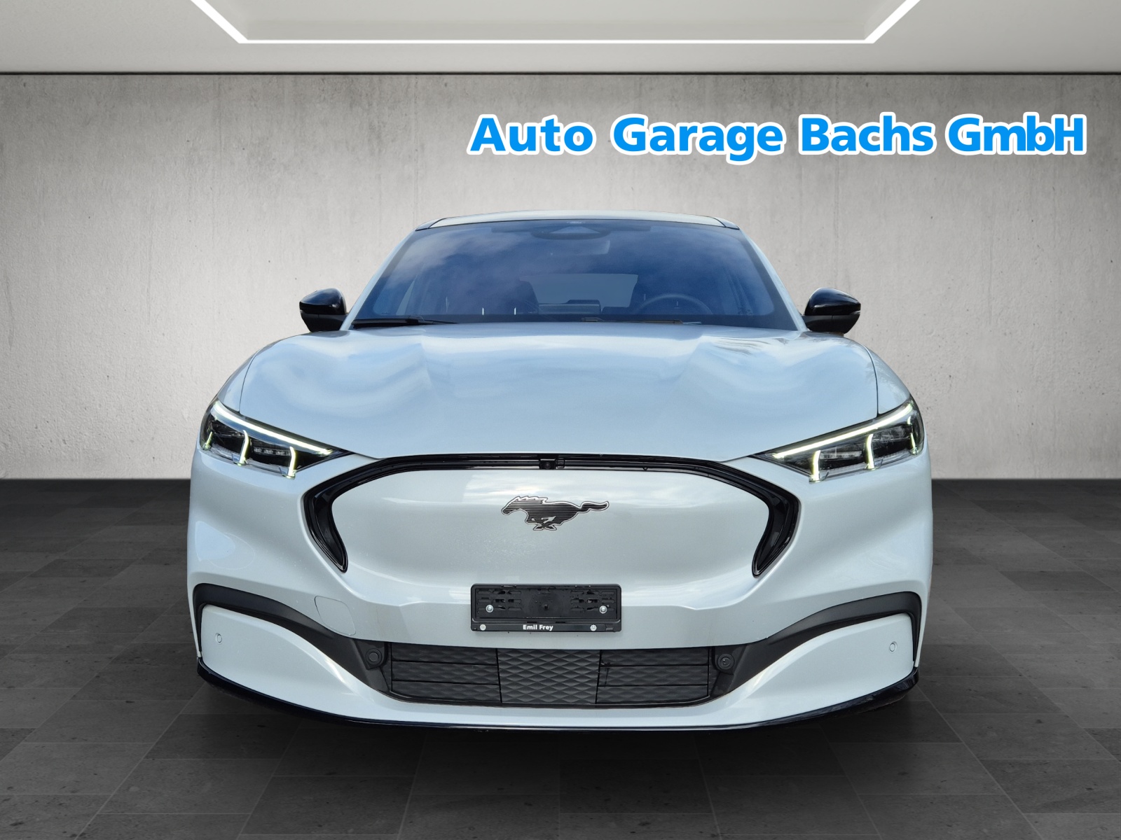 FORD Mustang MACH-E Premium AWD 88 kWh-showroom-element-2