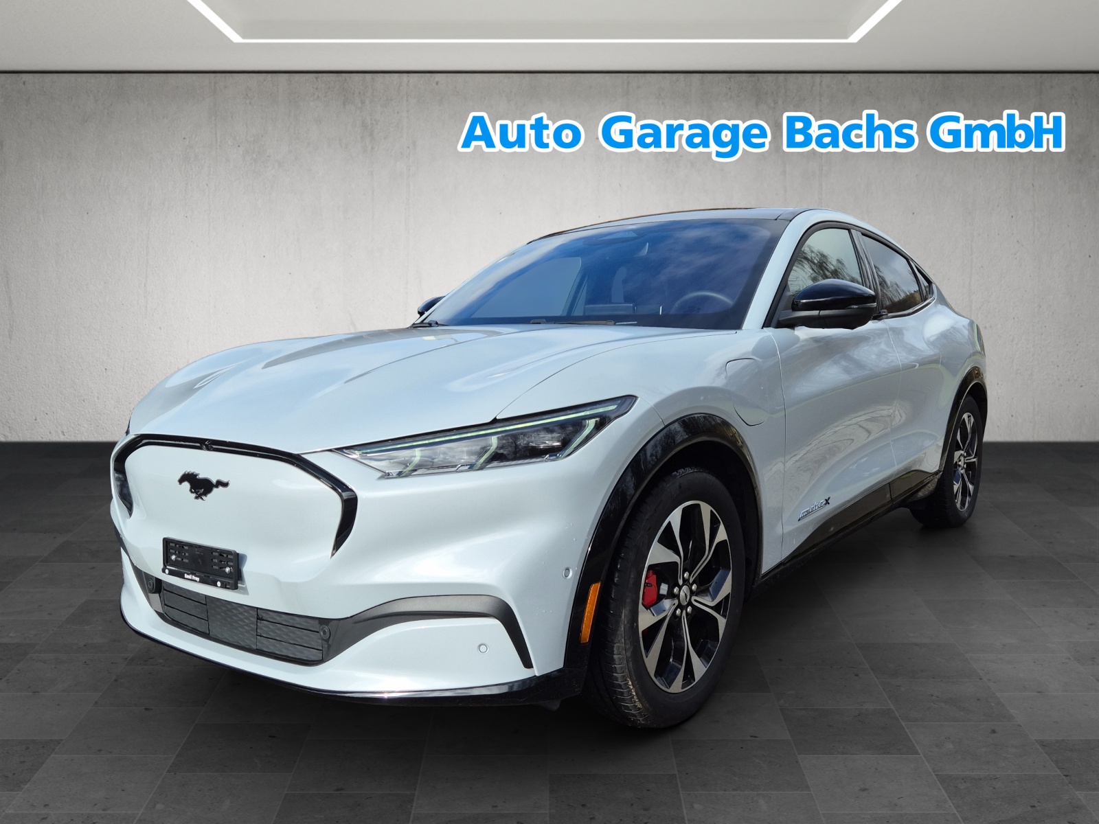 FORD Mustang MACH-E Premium AWD 88 kWh-showroom-element-1