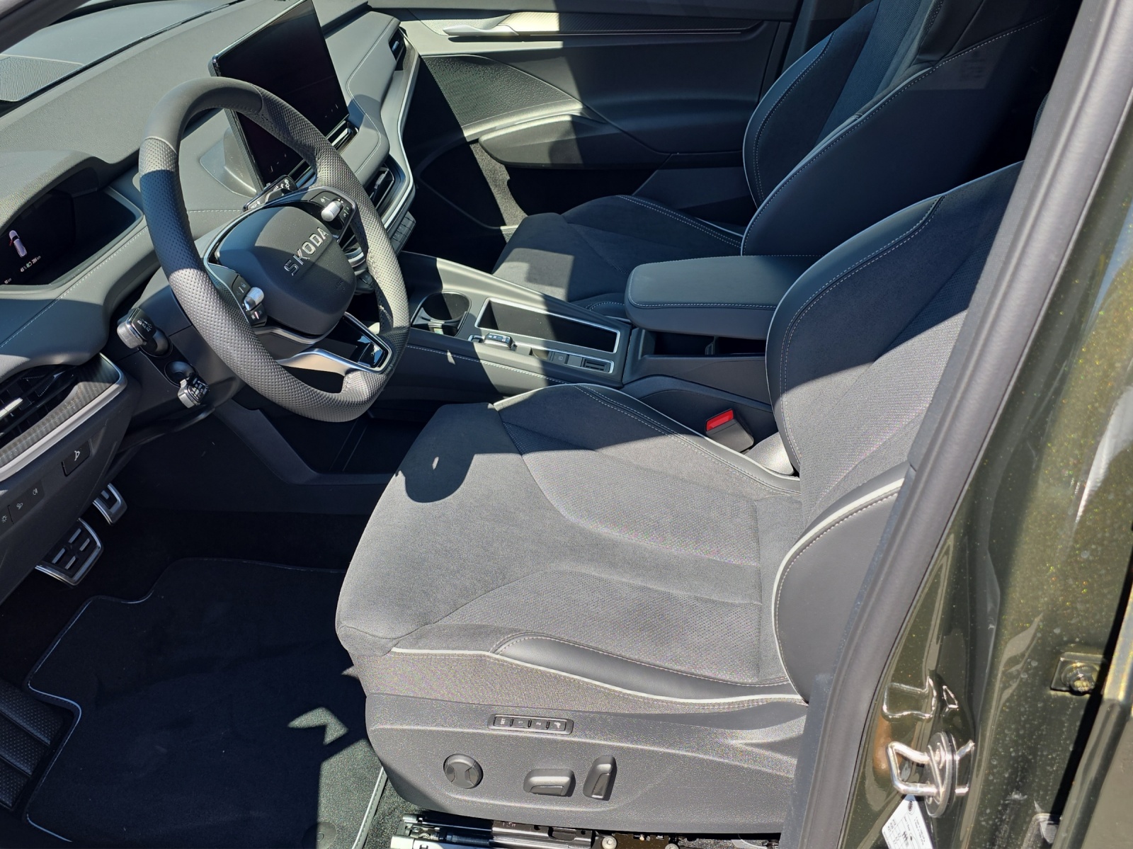SKODA Enyaq 85x Sportline 4x4-showroom-element-3
