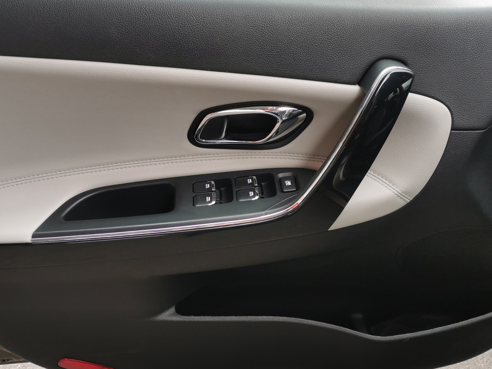 KIA Cee'd 1.6 CRDi Trend DCT-image-10