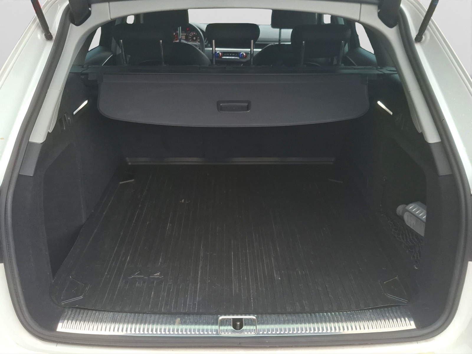 AUDI A4 Avant 2.0 TFSI Sport S-tronic-image-13