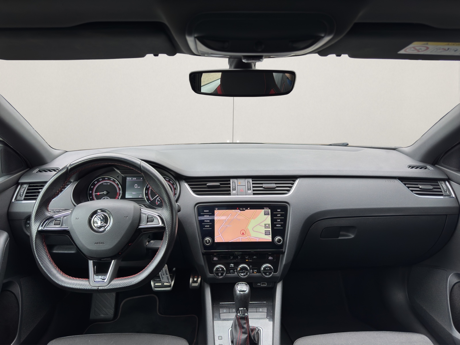 SKODA Octavia Combi 2.0 TDI RS 4x4 DSG-image-9