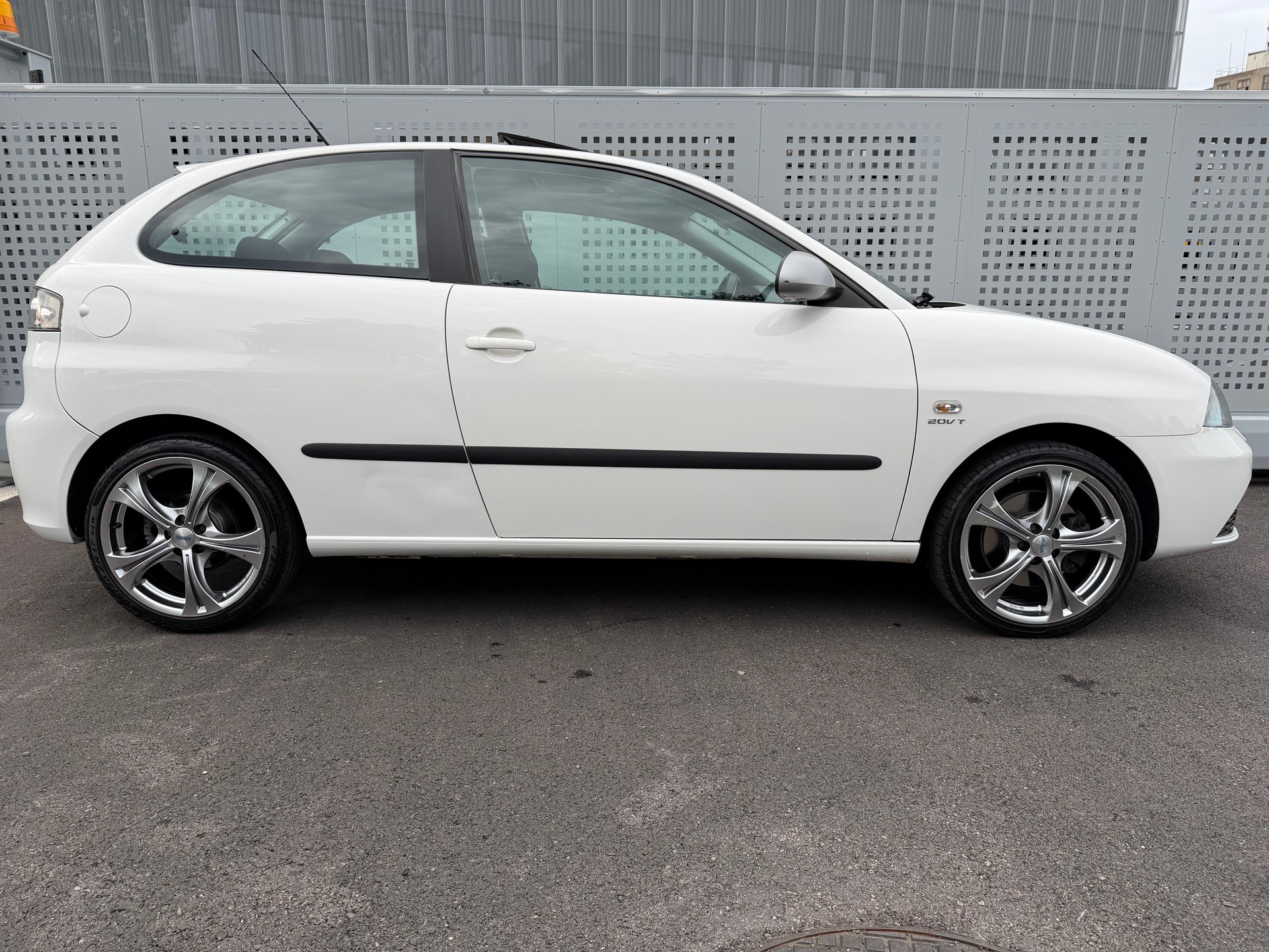 SEAT Ibiza 1.8 20V Turbo FR Joya Joker-showroom-element-1