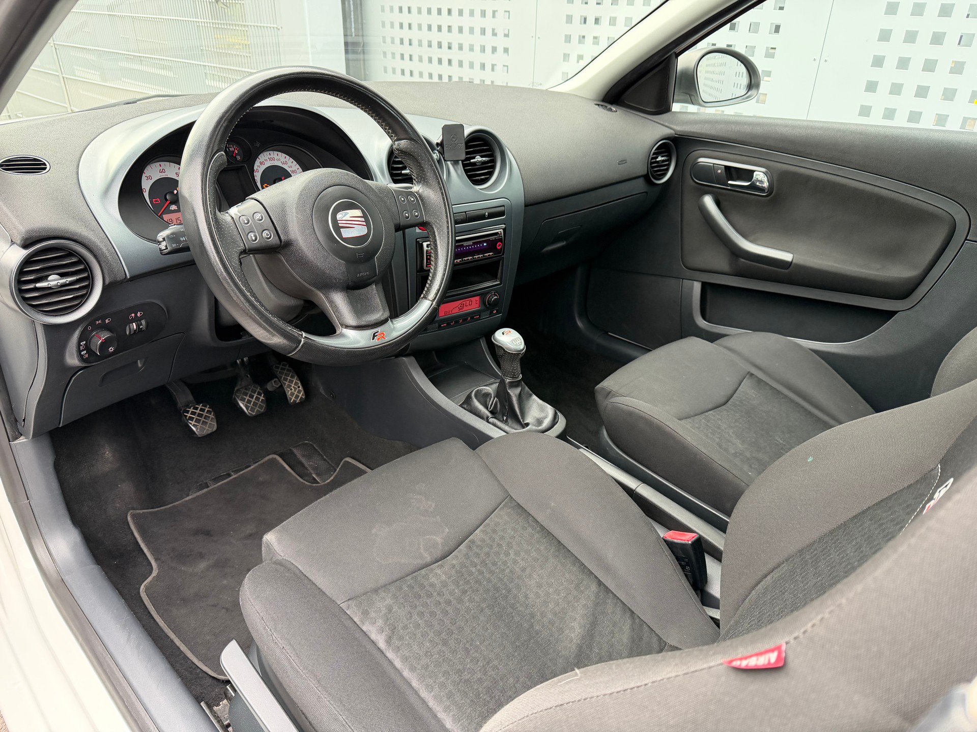 SEAT Ibiza 1.8 20V Turbo FR Joya Joker-image-16