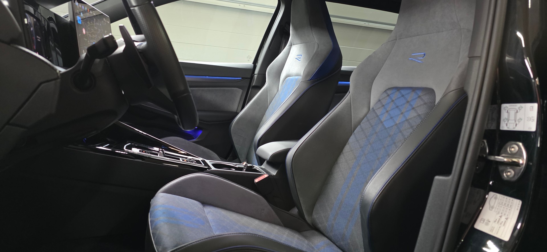 VW Golf Variant 2.0 TSI R Performance DSG 4 Motion *Lenkrad-Sitzheizung*ACC&LaneAssist*Rückfahrkamera*Ambiente*CarPlay&AndroidAuto*-image-9