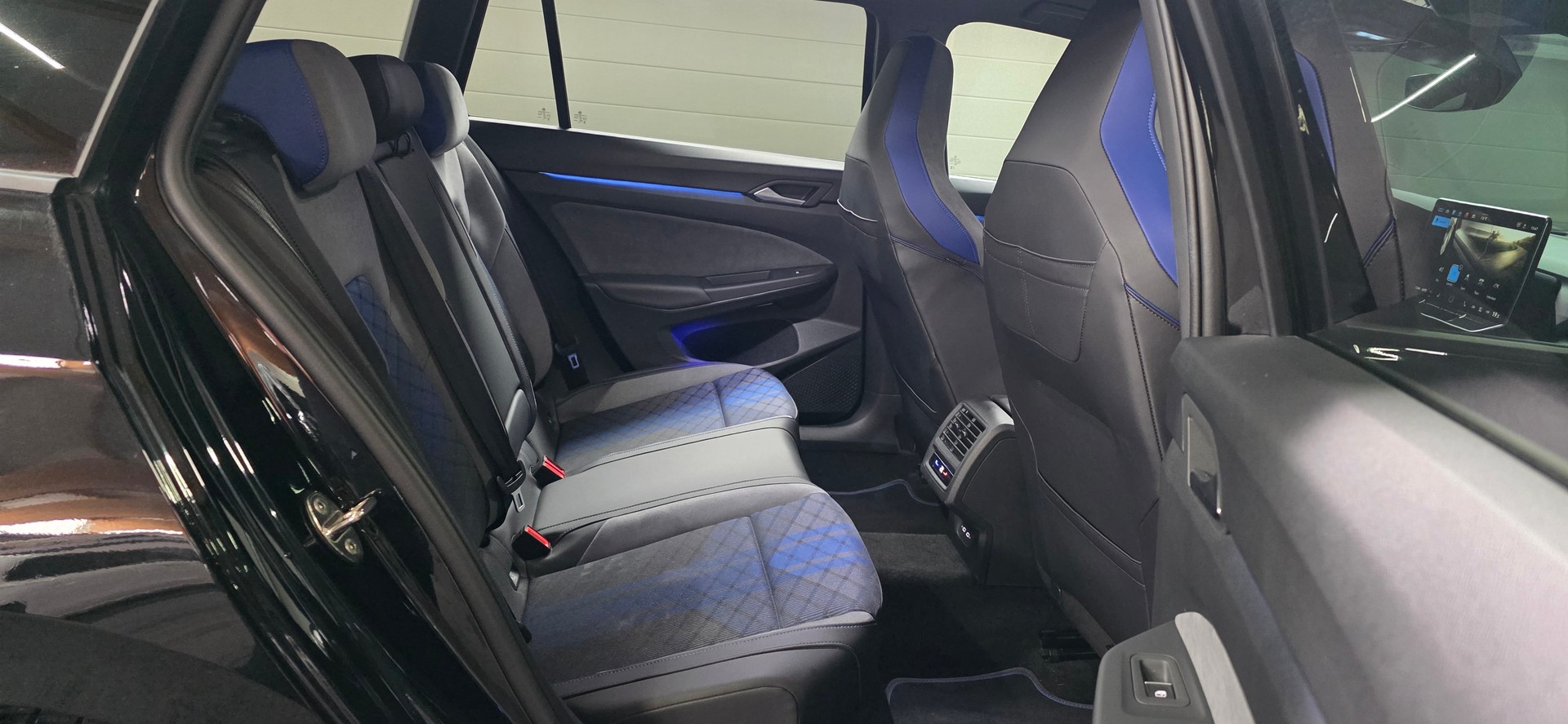 VW Golf Variant 2.0 TSI R Performance DSG 4 Motion *Lenkrad-Sitzheizung*ACC&LaneAssist*Rückfahrkamera*Ambiente*CarPlay&AndroidAuto*-image-26
