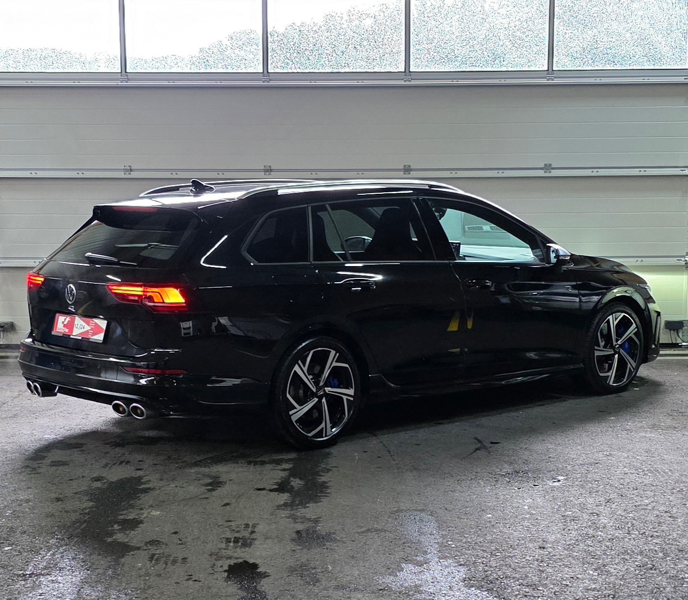 VW Golf Variant 2.0 TSI R Performance DSG 4 Motion *Lenkrad-Sitzheizung*ACC&LaneAssist*Rückfahrkamera*Ambiente*CarPlay&AndroidAuto*-image-4