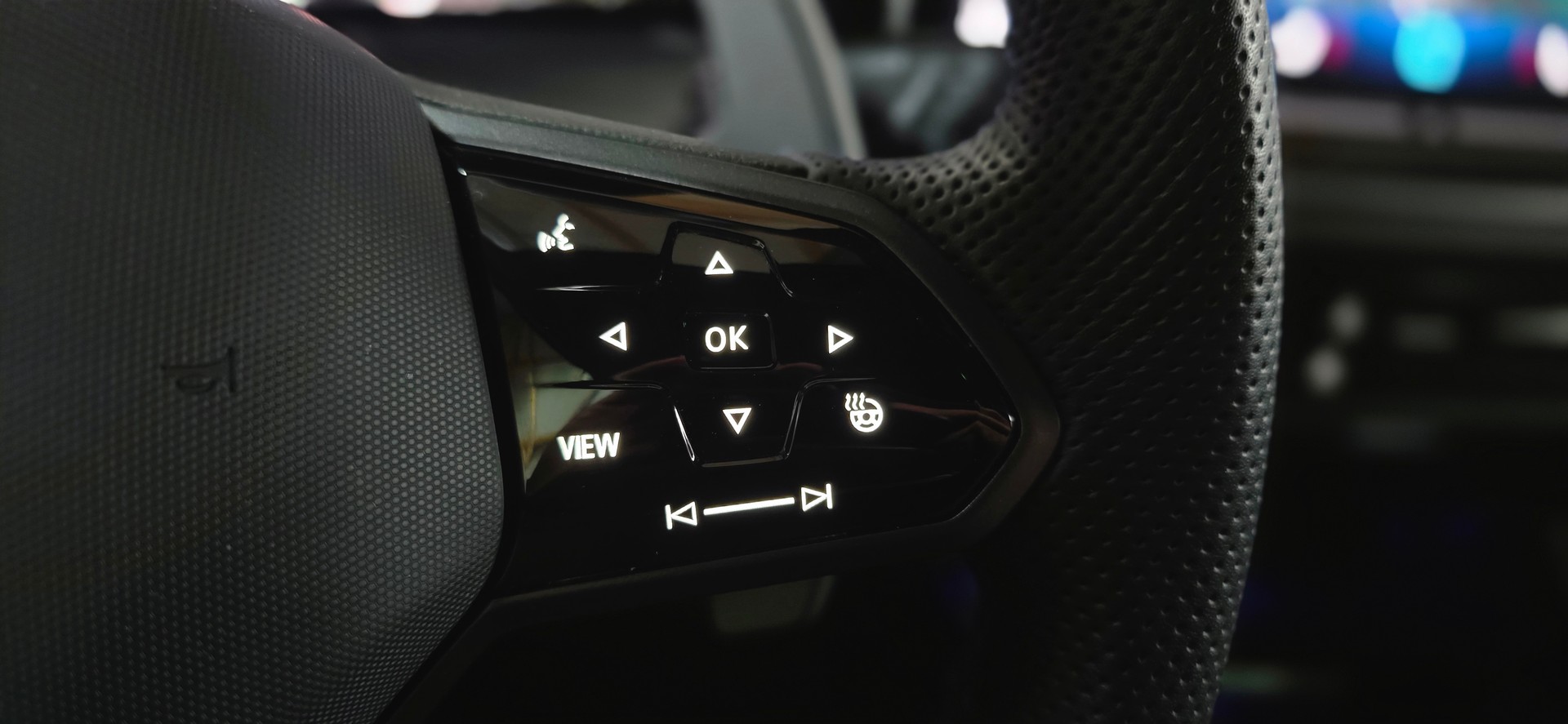 VW Golf Variant 2.0 TSI R Performance DSG 4 Motion *Lenkrad-Sitzheizung*ACC&LaneAssist*Rückfahrkamera*Ambiente*CarPlay&AndroidAuto*-image-12