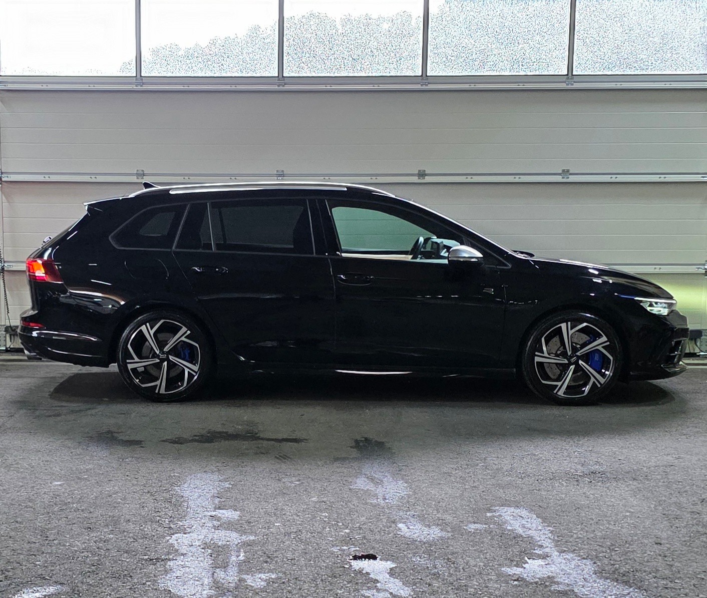VW Golf Variant 2.0 TSI R Performance DSG 4 Motion *Lenkrad-Sitzheizung*ACC&LaneAssist*Rückfahrkamera*Ambiente*CarPlay&AndroidAuto*-image-5