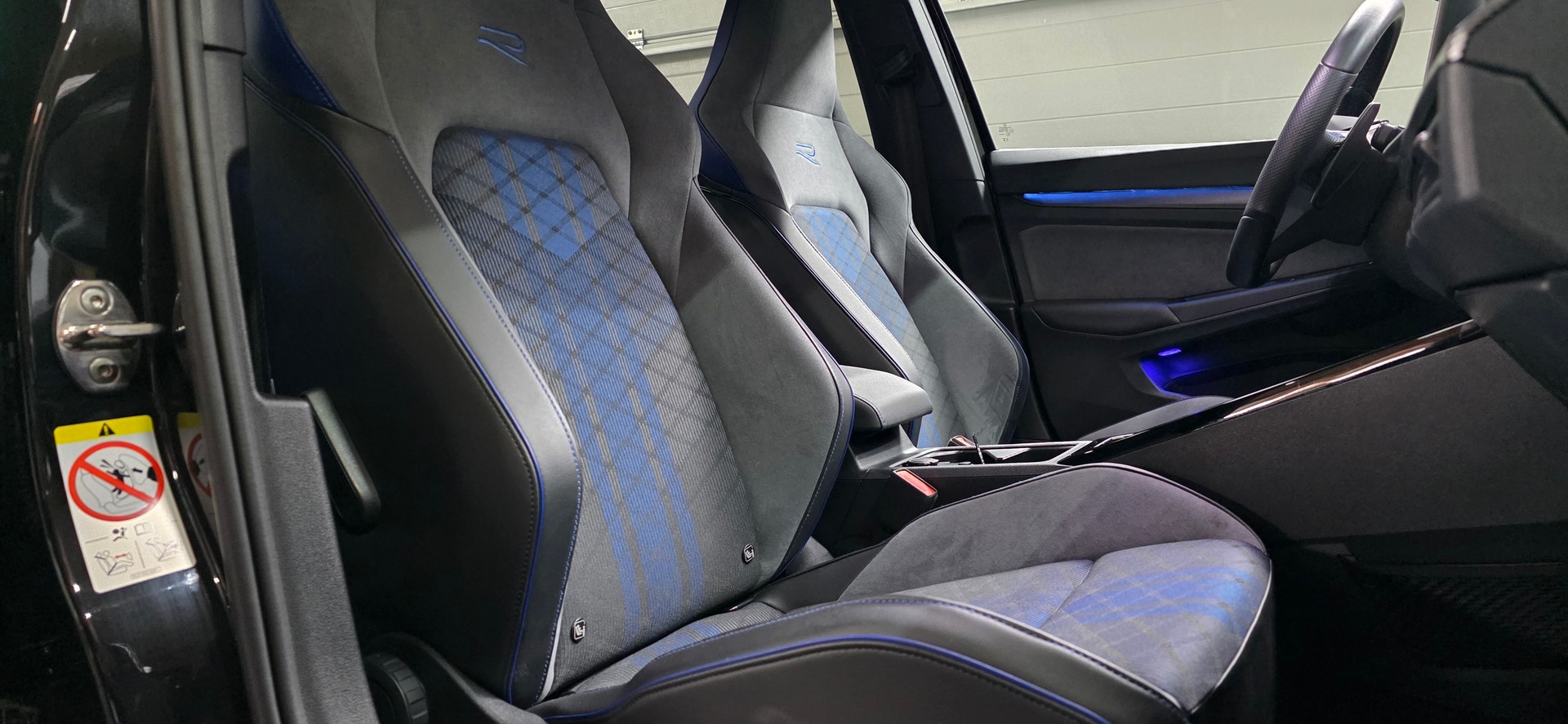 VW Golf Variant 2.0 TSI R Performance DSG 4 Motion *Lenkrad-Sitzheizung*ACC&LaneAssist*Rückfahrkamera*Ambiente*CarPlay&AndroidAuto*-image-25