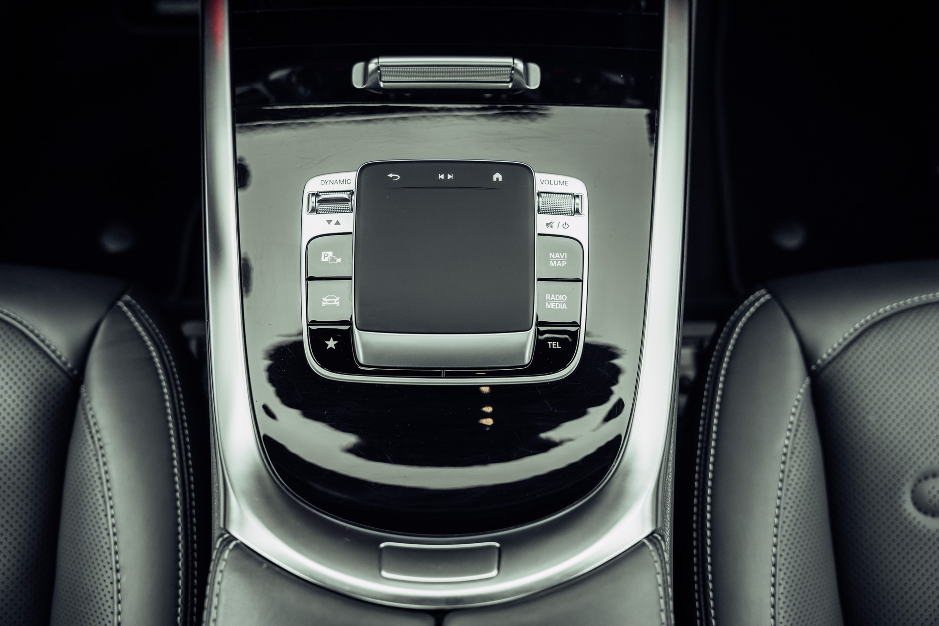 MERCEDES-BENZ G 450d AMG Line 9G-Tronic-image-17