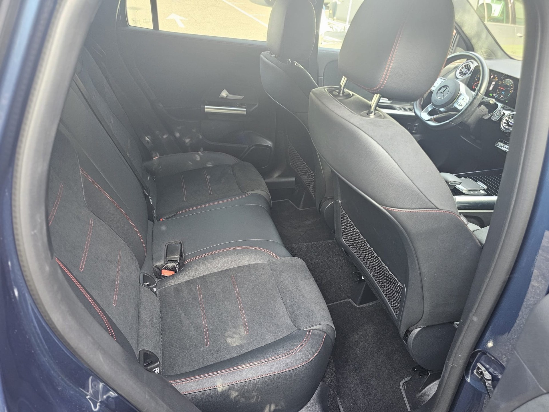MERCEDES-BENZ GLA 250 e 8G-DCT-image-10