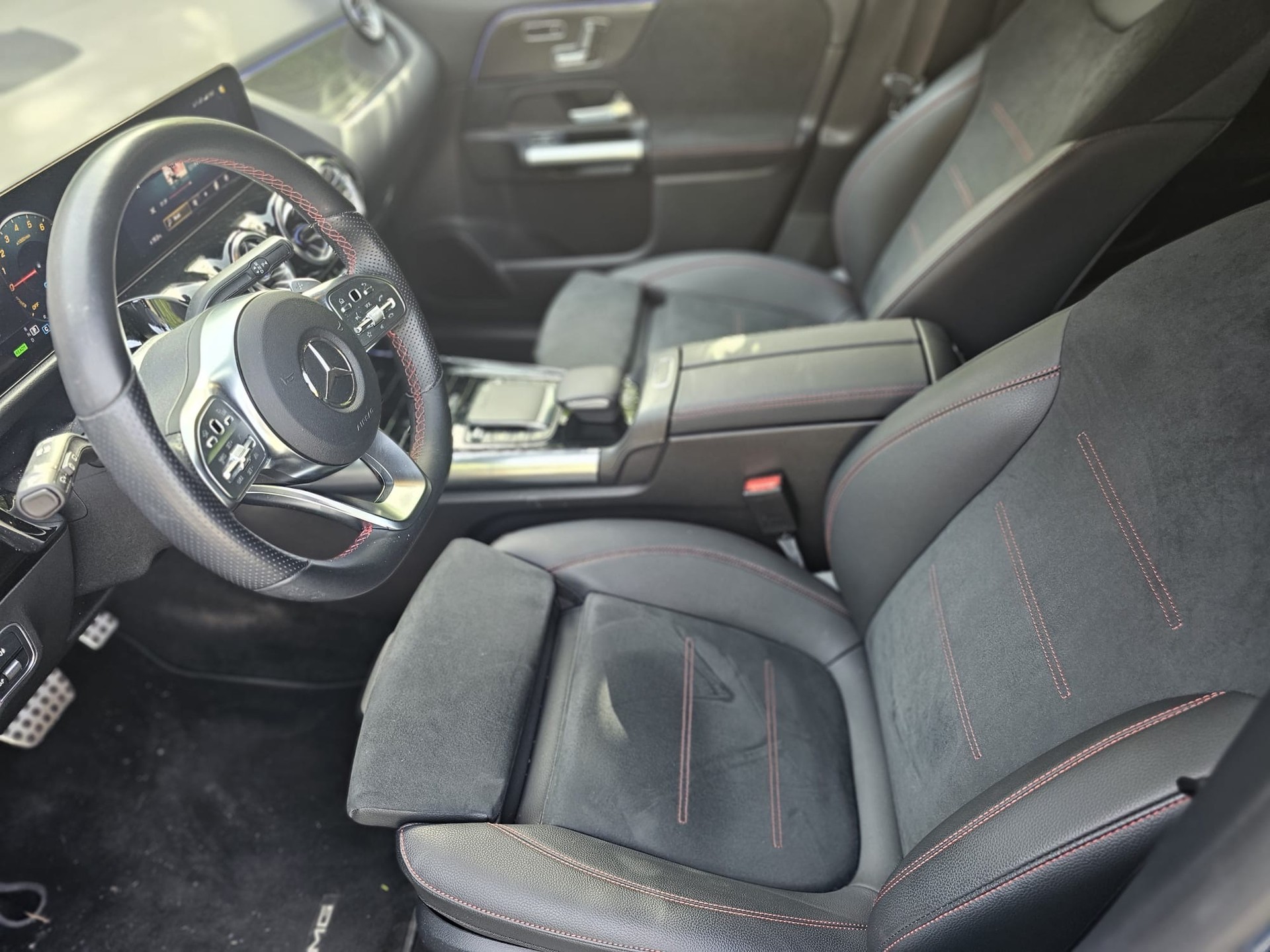 MERCEDES-BENZ GLA 250 e 8G-DCT-image-9