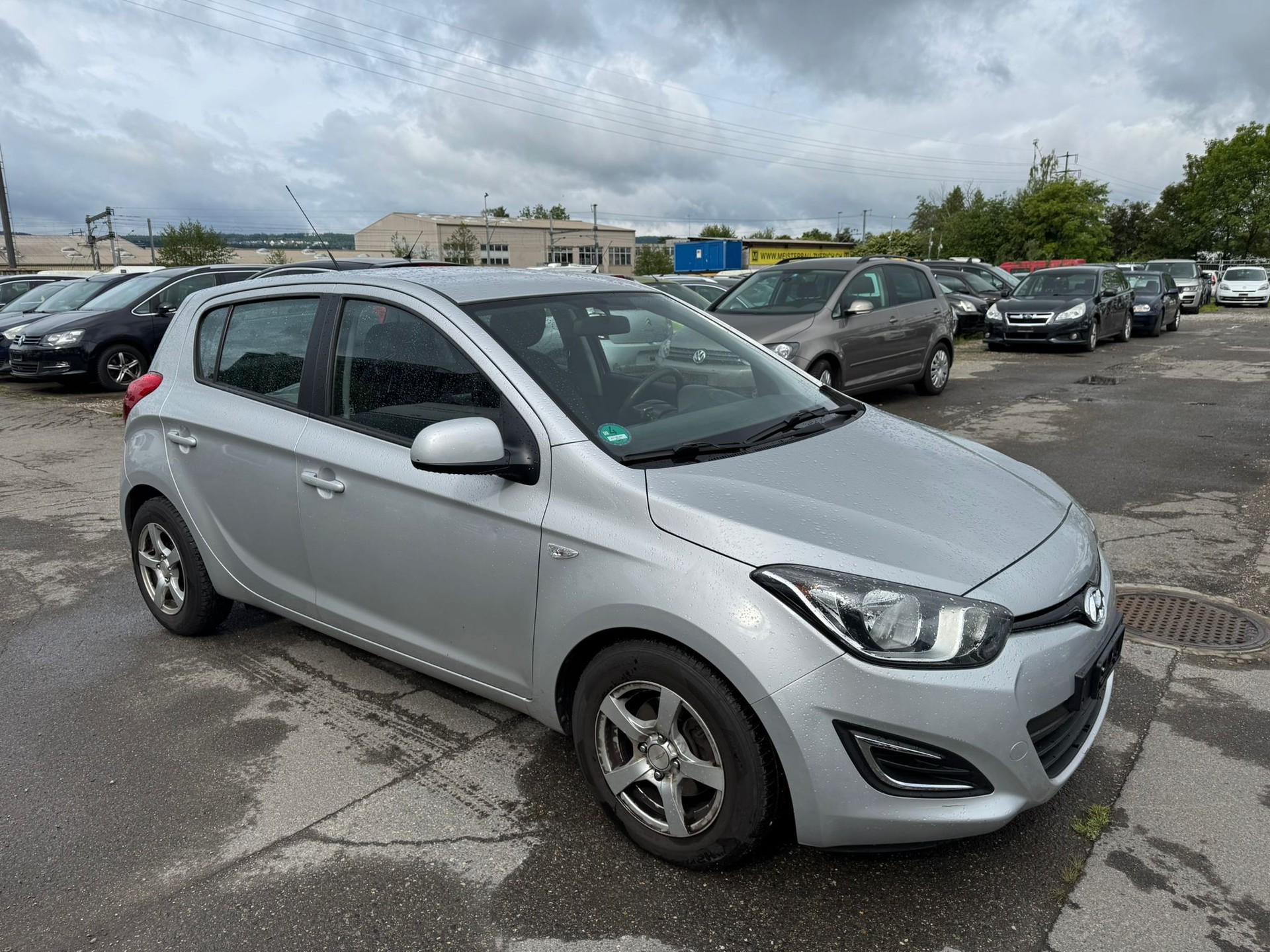 HYUNDAI i20 1.4 Premium Automatic-image-2