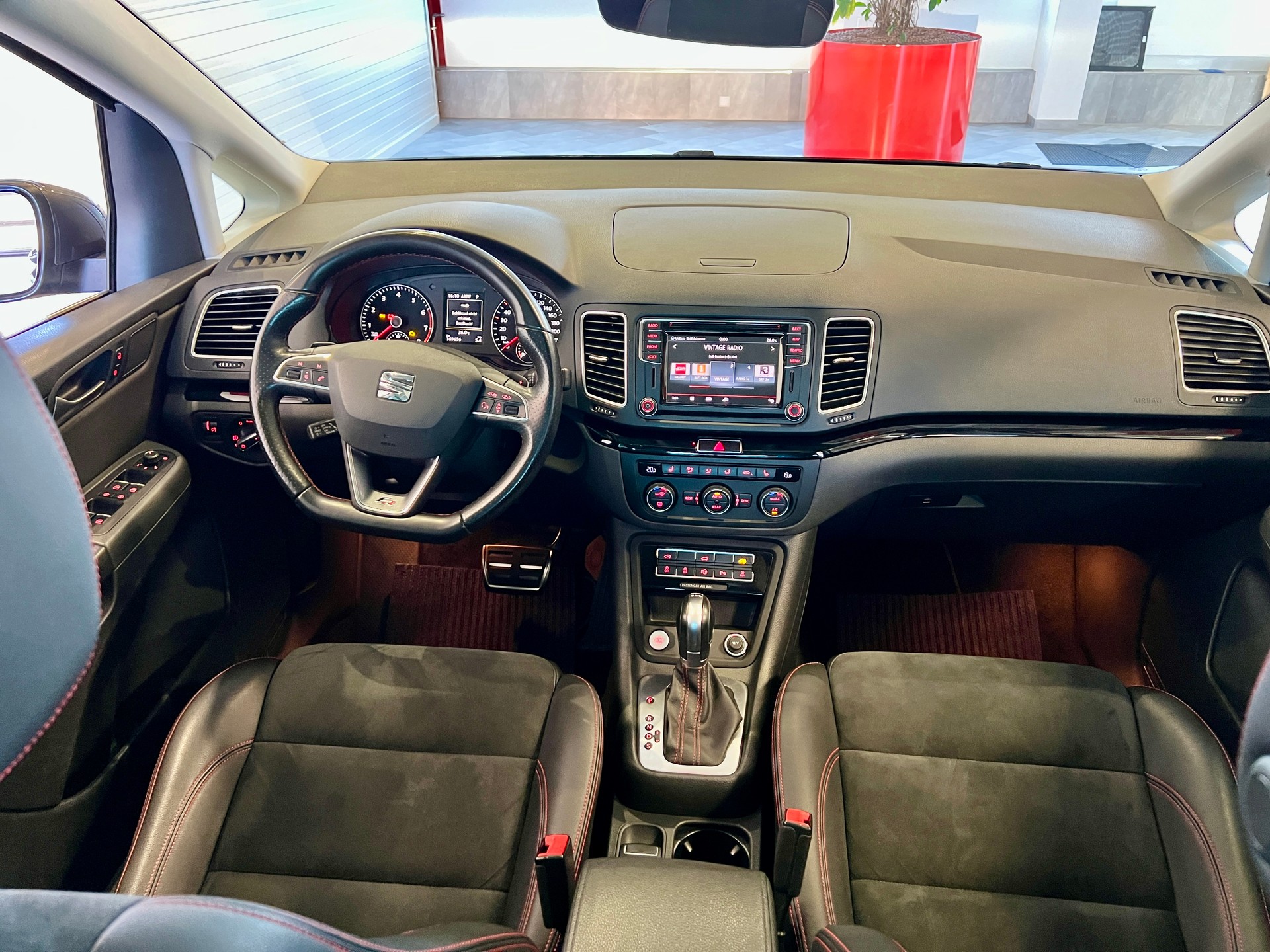 SEAT Alhambra 2.0 TSI FR Line DSG-image-9
