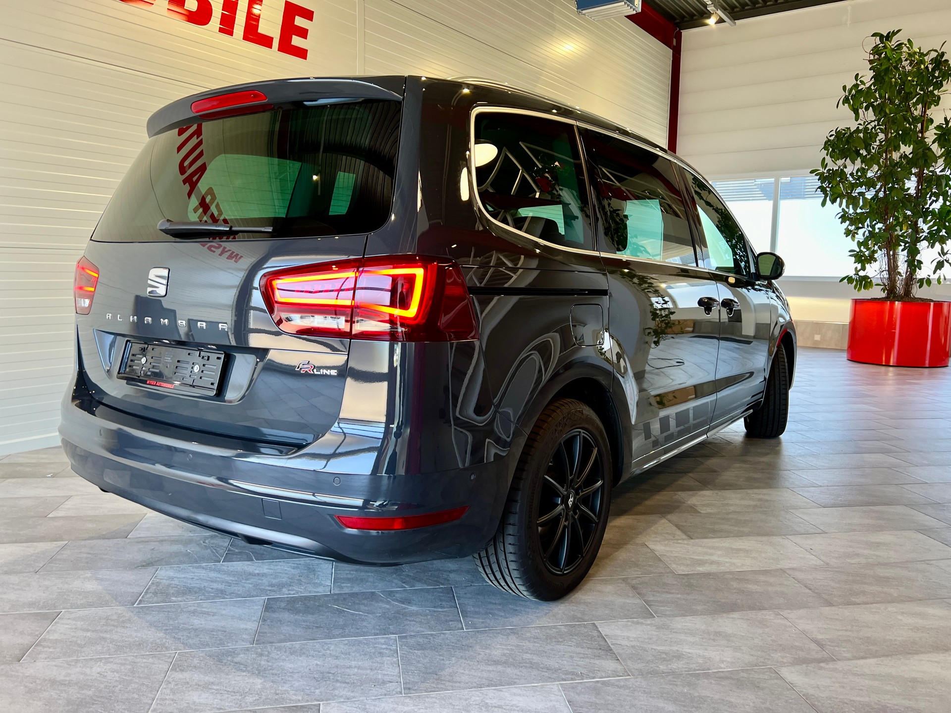 SEAT Alhambra 2.0 TSI FR Line DSG-image-6