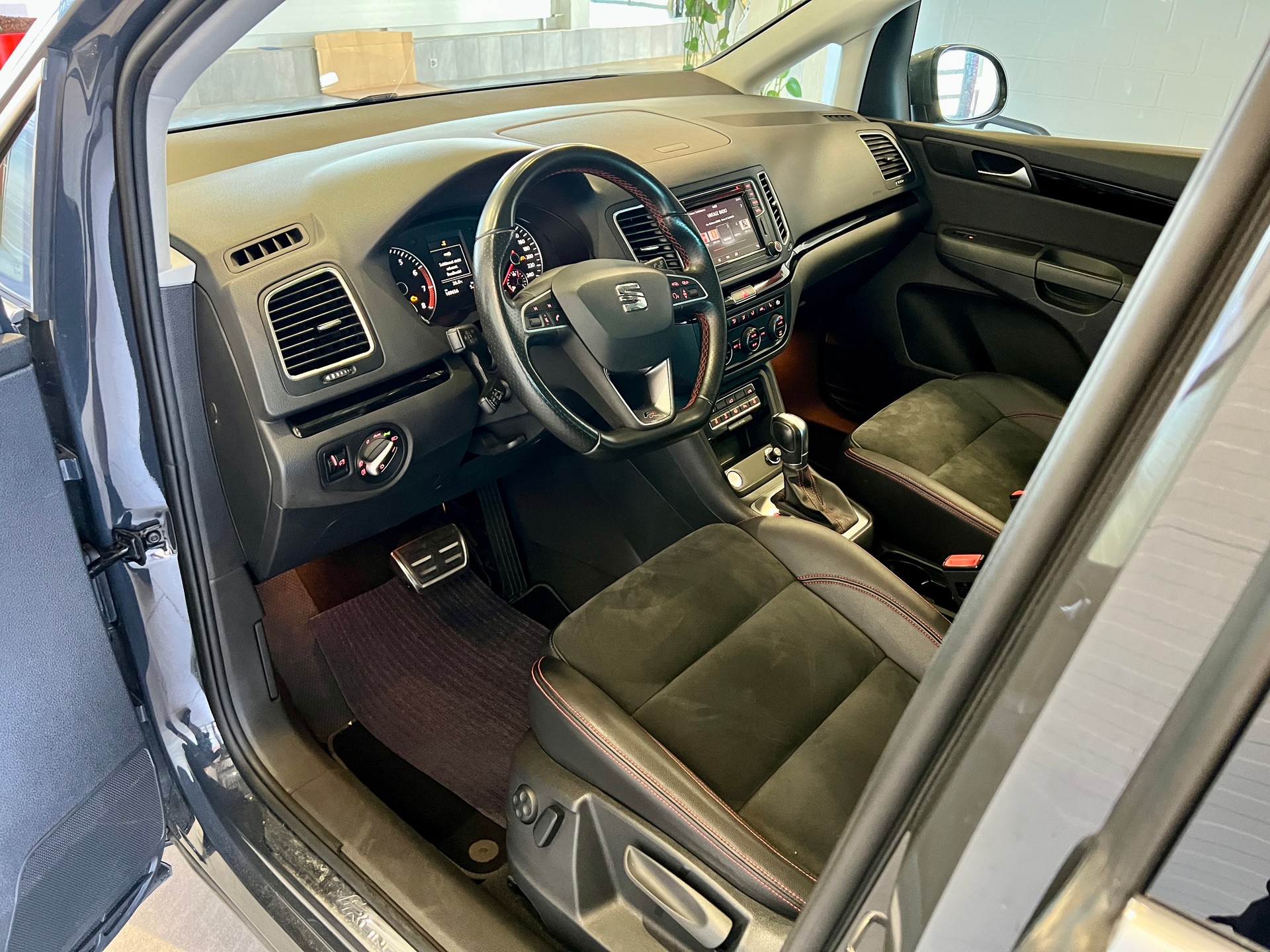SEAT Alhambra 2.0 TSI FR Line DSG-image-8