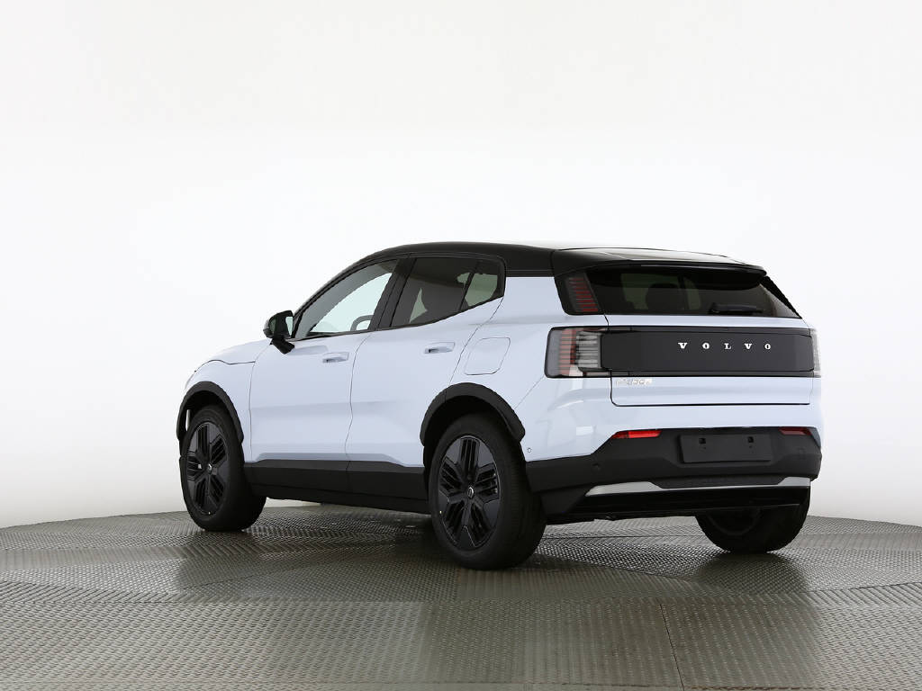 VOLVO EX 30 Cross Country P8 Ultra AWD-image-7