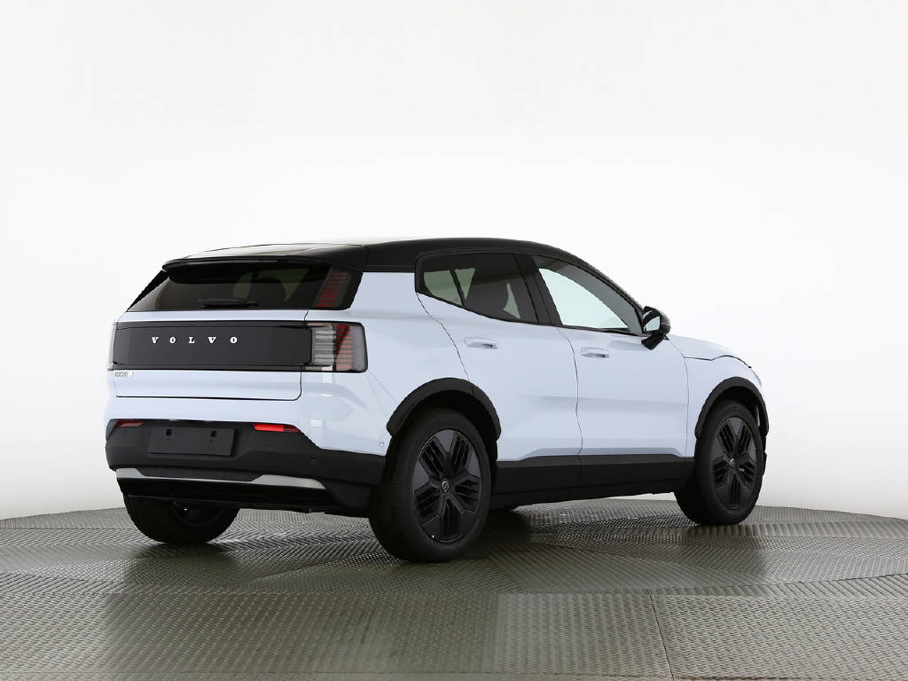 VOLVO EX 30 Cross Country P8 Ultra AWD-image-11