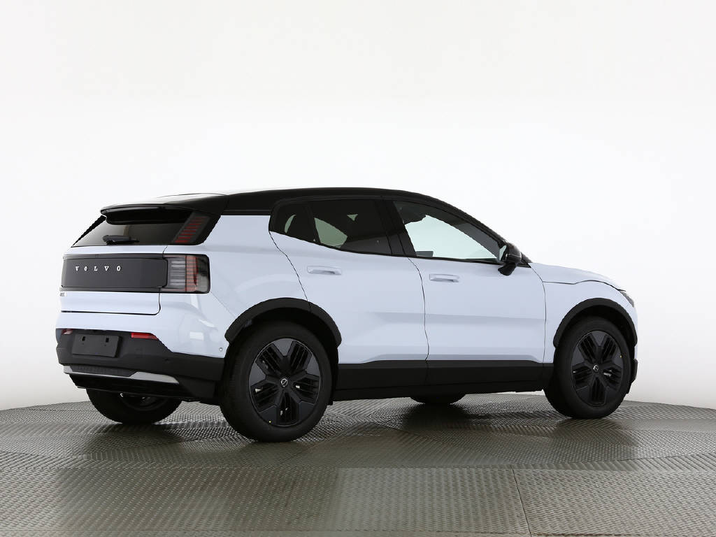 VOLVO EX 30 Cross Country P8 Ultra AWD-image-12