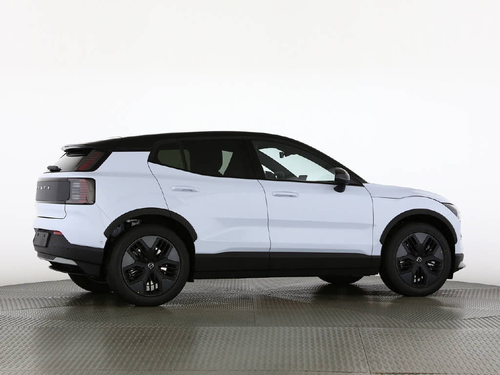 VOLVO EX 30 Cross Country P8 Ultra AWD-image-13