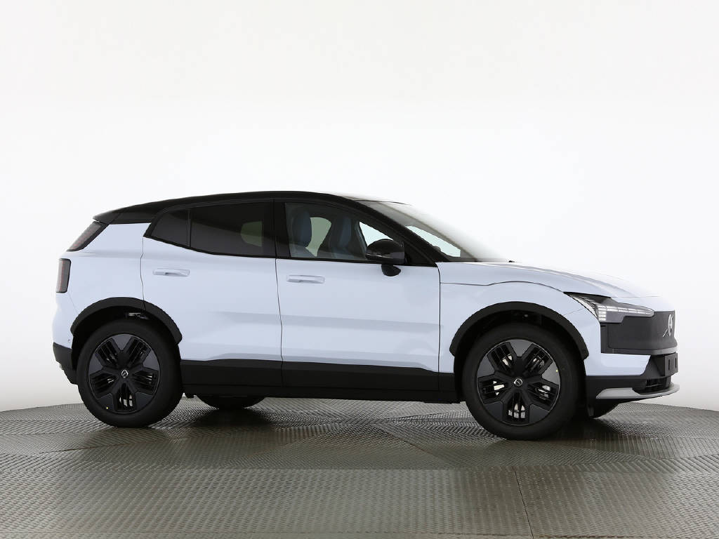 VOLVO EX 30 Cross Country P8 Ultra AWD-image-16