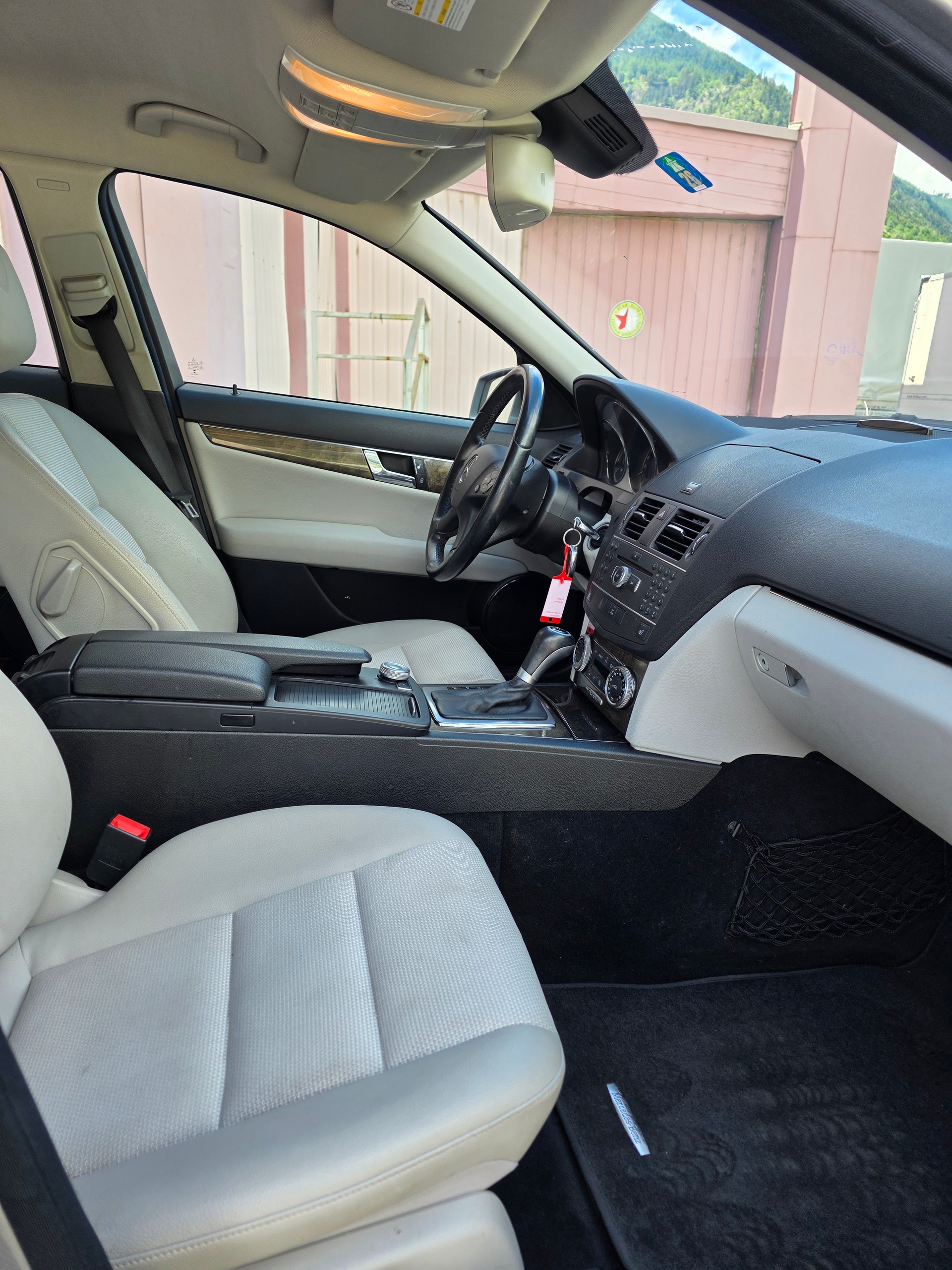 MERCEDES-BENZ C 350 CDI BlueEfficiency Elégance 4Matic 7G-Tronic-image-9