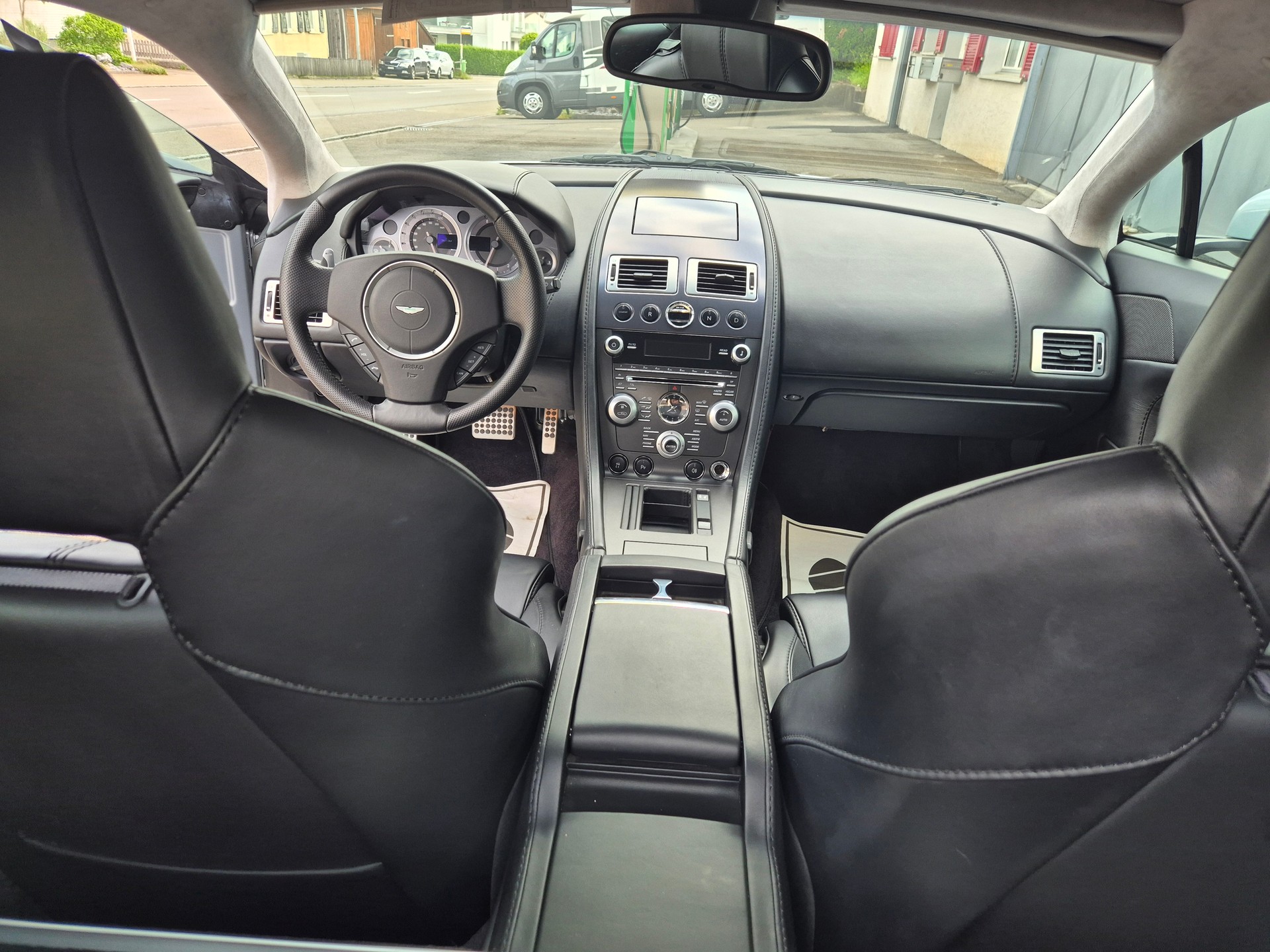 ASTON MARTIN V8 Vantage 4.7 Sportshift-image-9