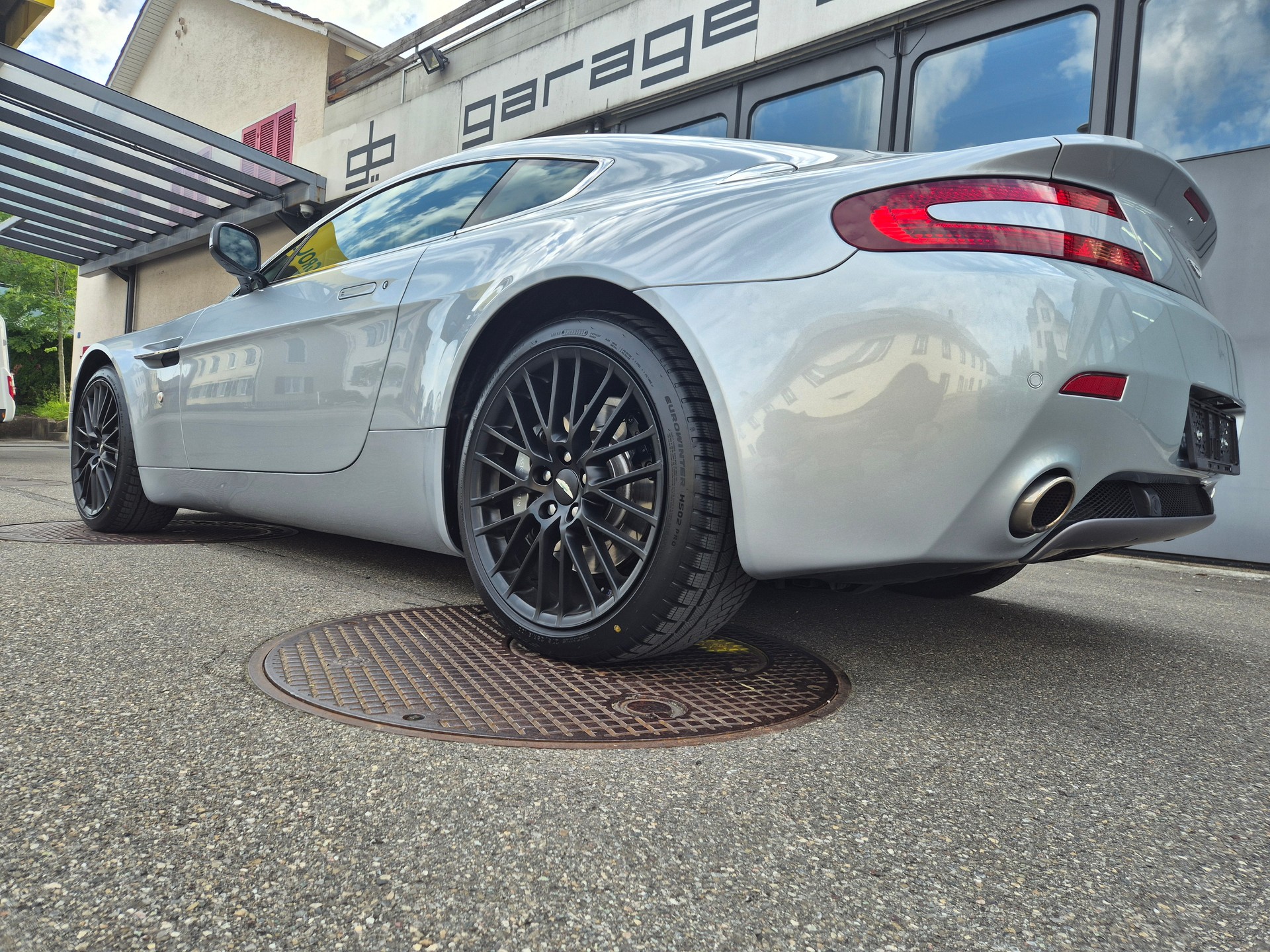 ASTON MARTIN V8 Vantage 4.7 Sportshift-image-2