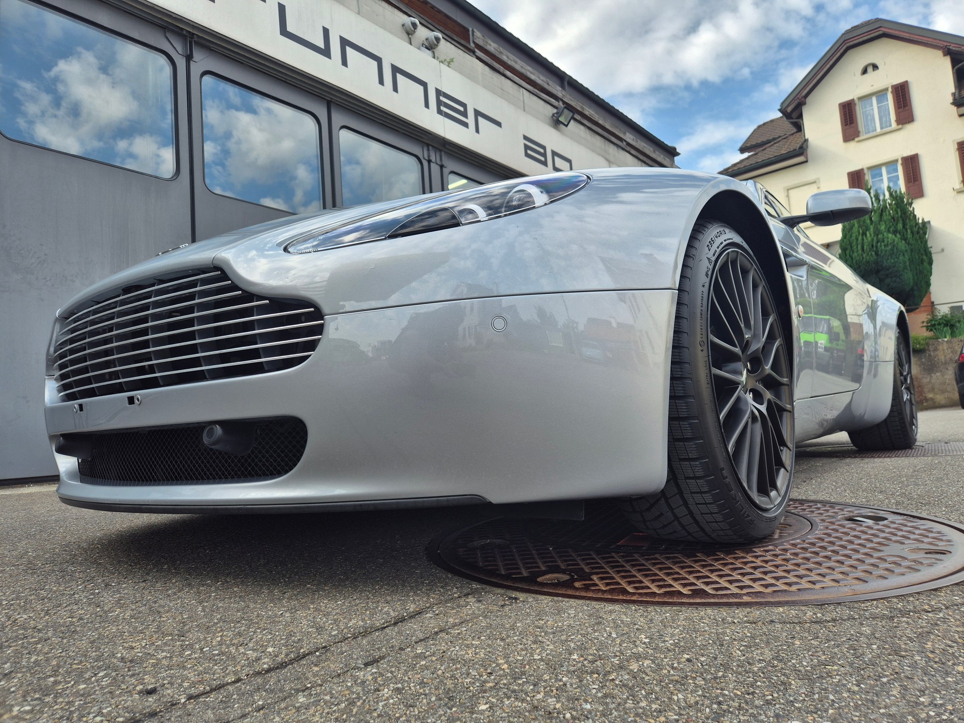 ASTON MARTIN V8 Vantage 4.7 Sportshift-image-6