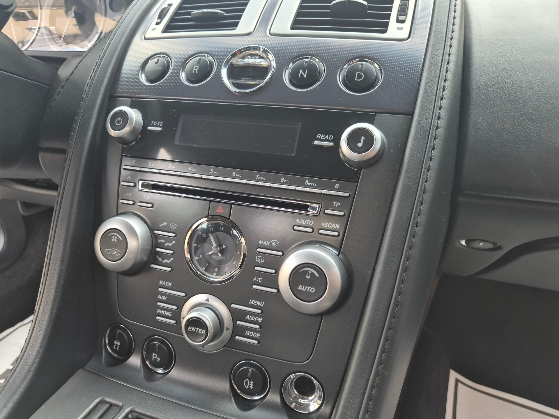ASTON MARTIN V8 Vantage 4.7 Sportshift-image-13