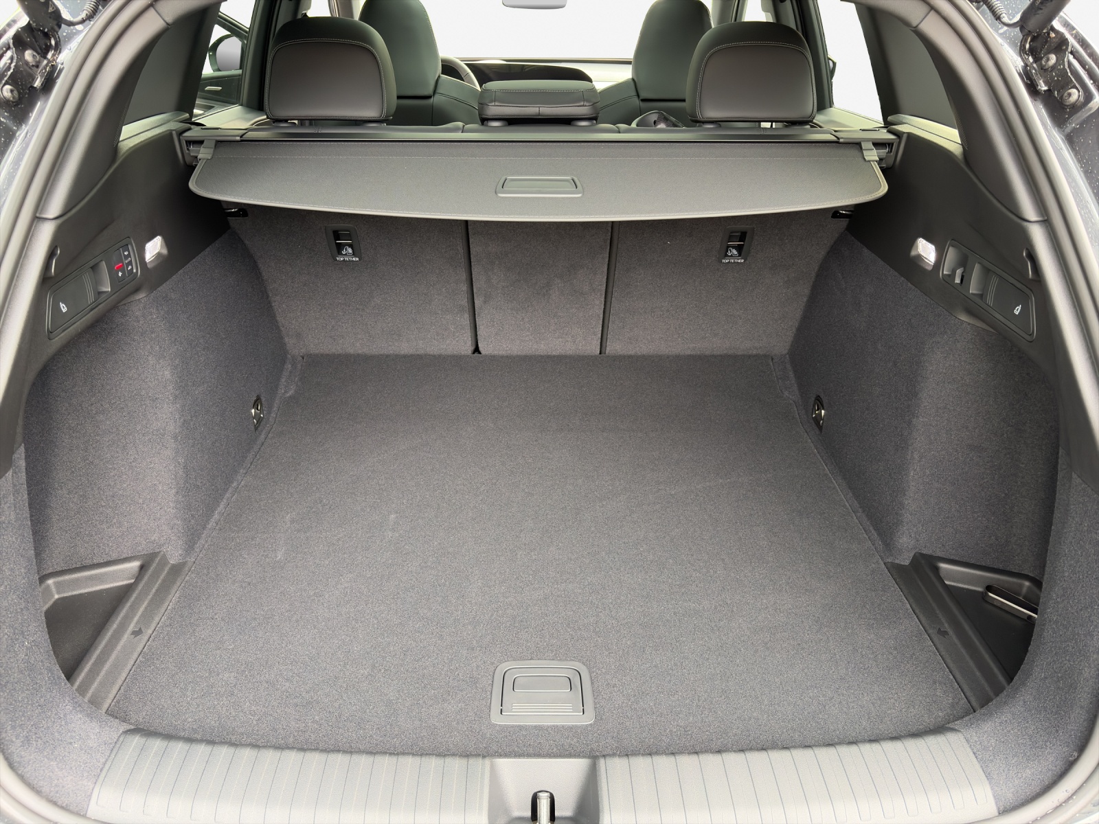 AUDI Q6 e-tron quattro-image-12