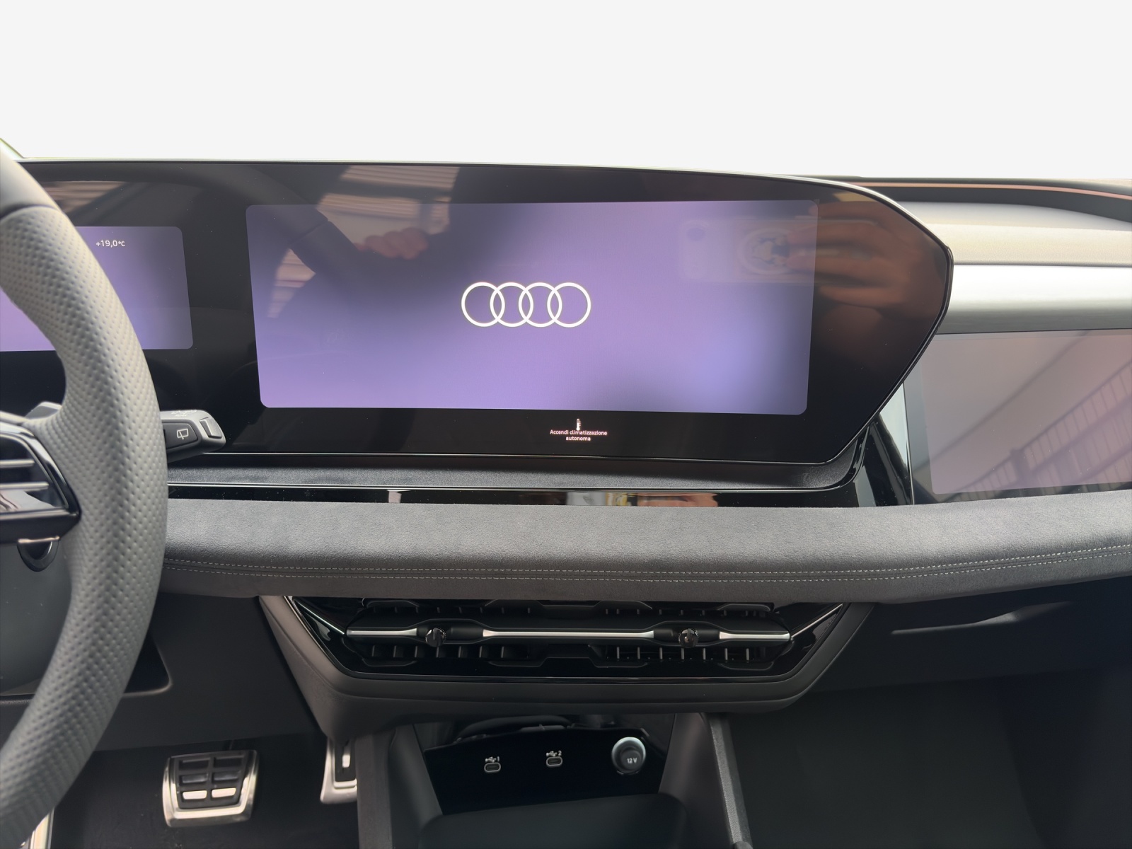 AUDI Q6 e-tron quattro-image-10