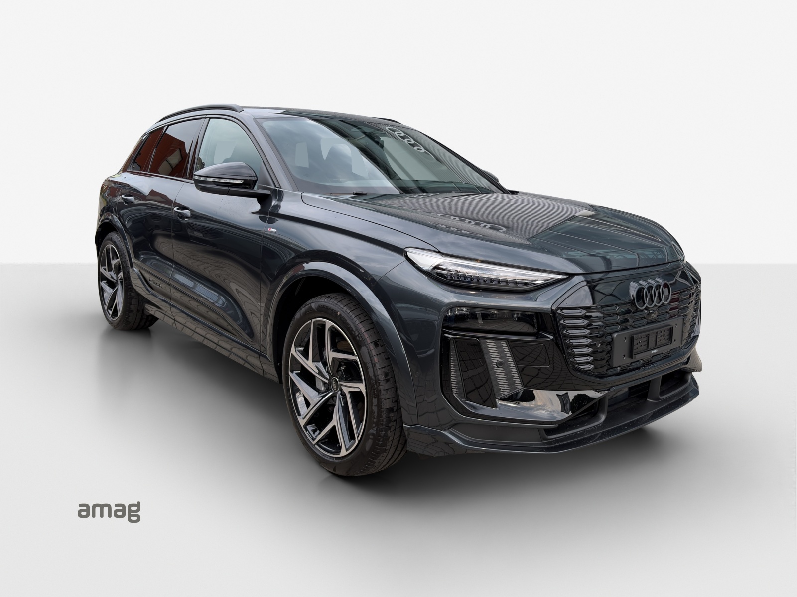 AUDI Q6 e-tron quattro-image-5