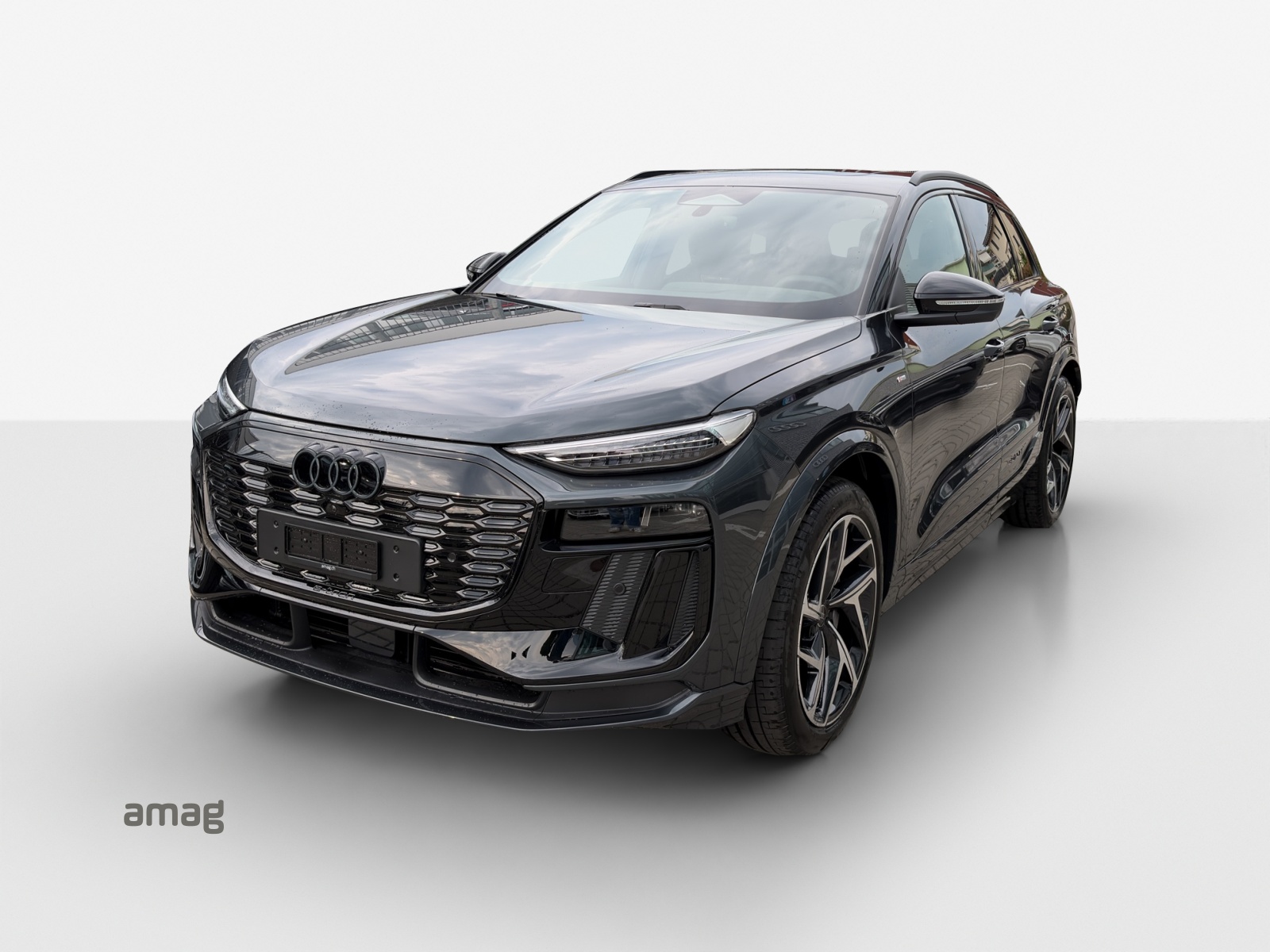AUDI Q6 e-tron quattro